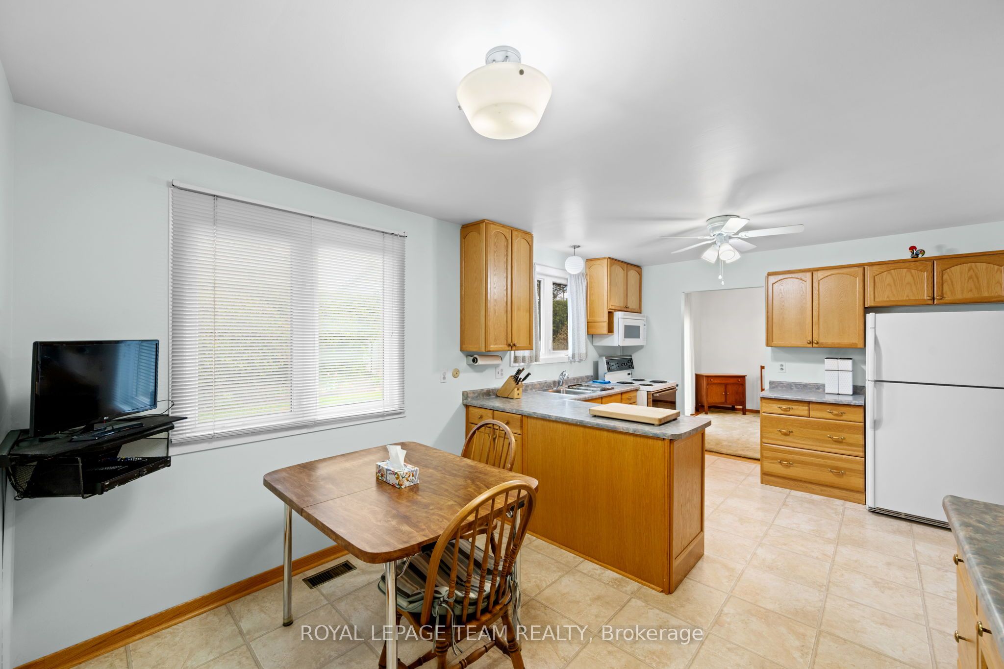 7 Centrepark Drive Property Photo 14