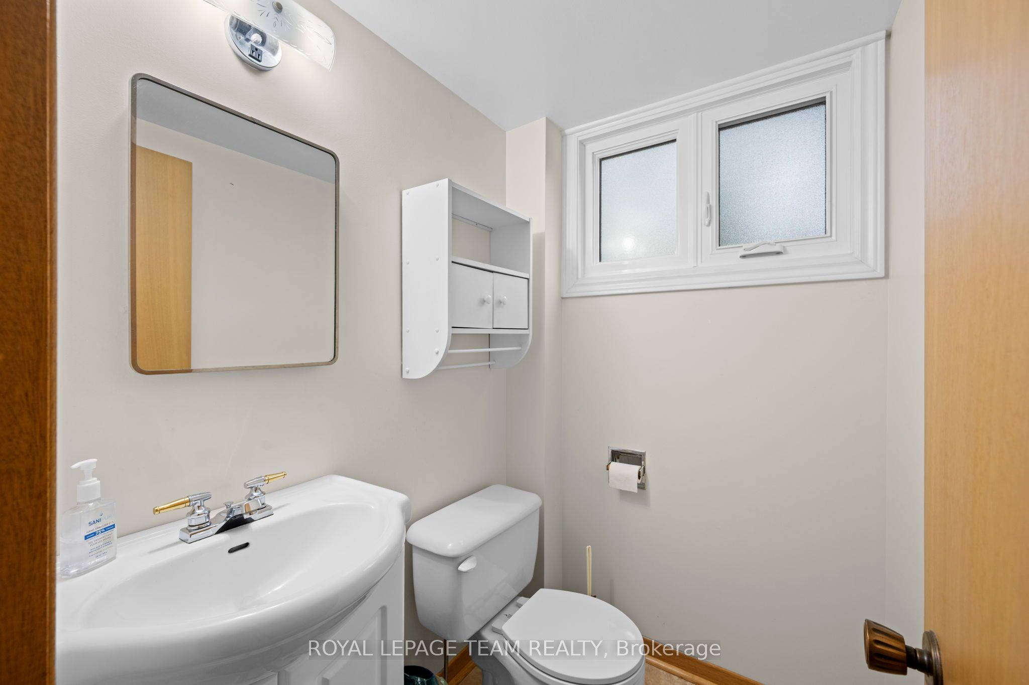 7 Centrepark Drive Property Photo 17