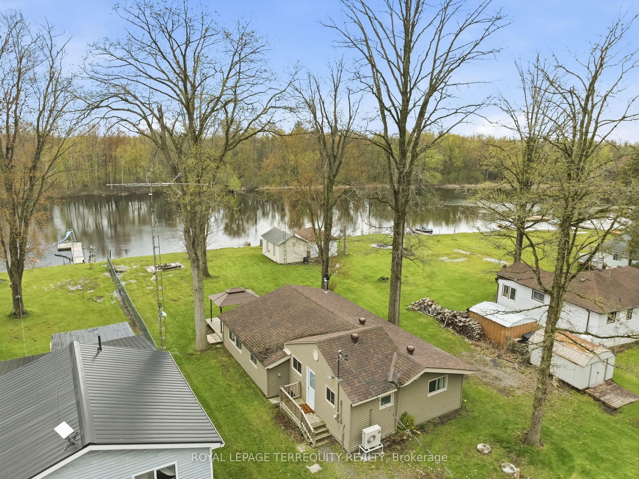 49 River Road W Property Photo 2