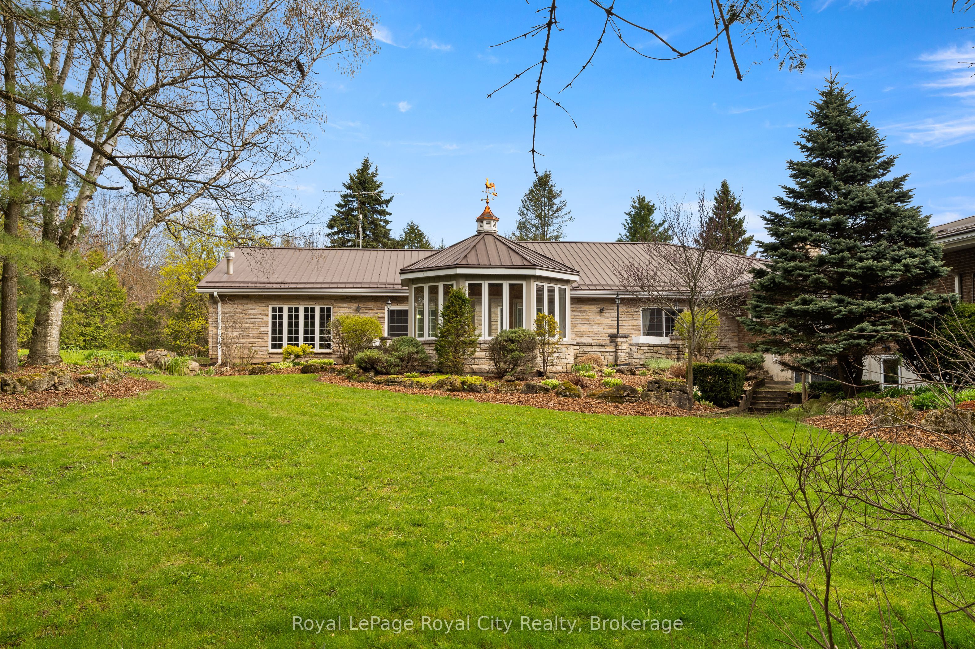 4646 Sideroad 20 N Property Photo 3