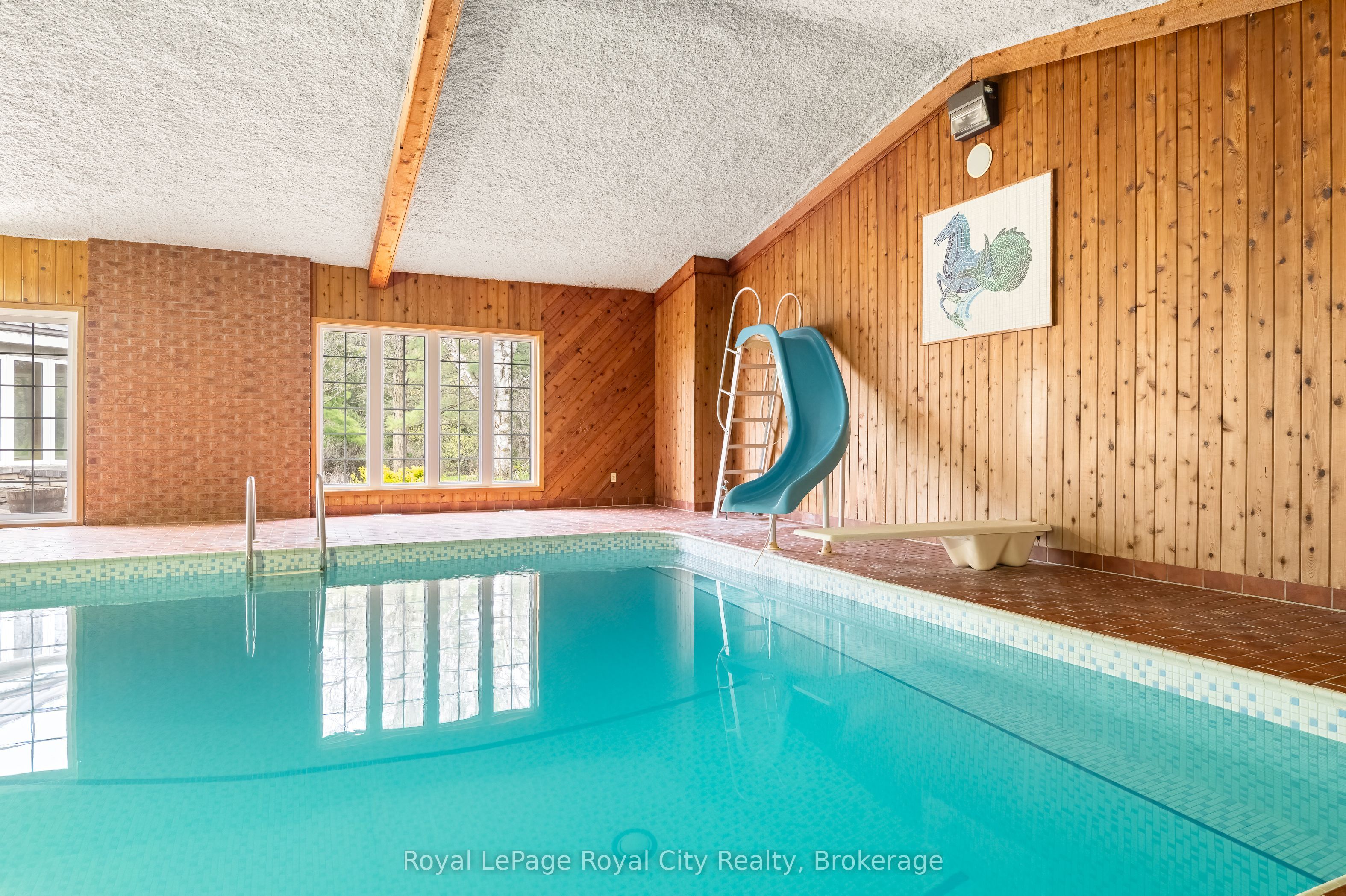 4646 Sideroad 20 N Property Photo 16