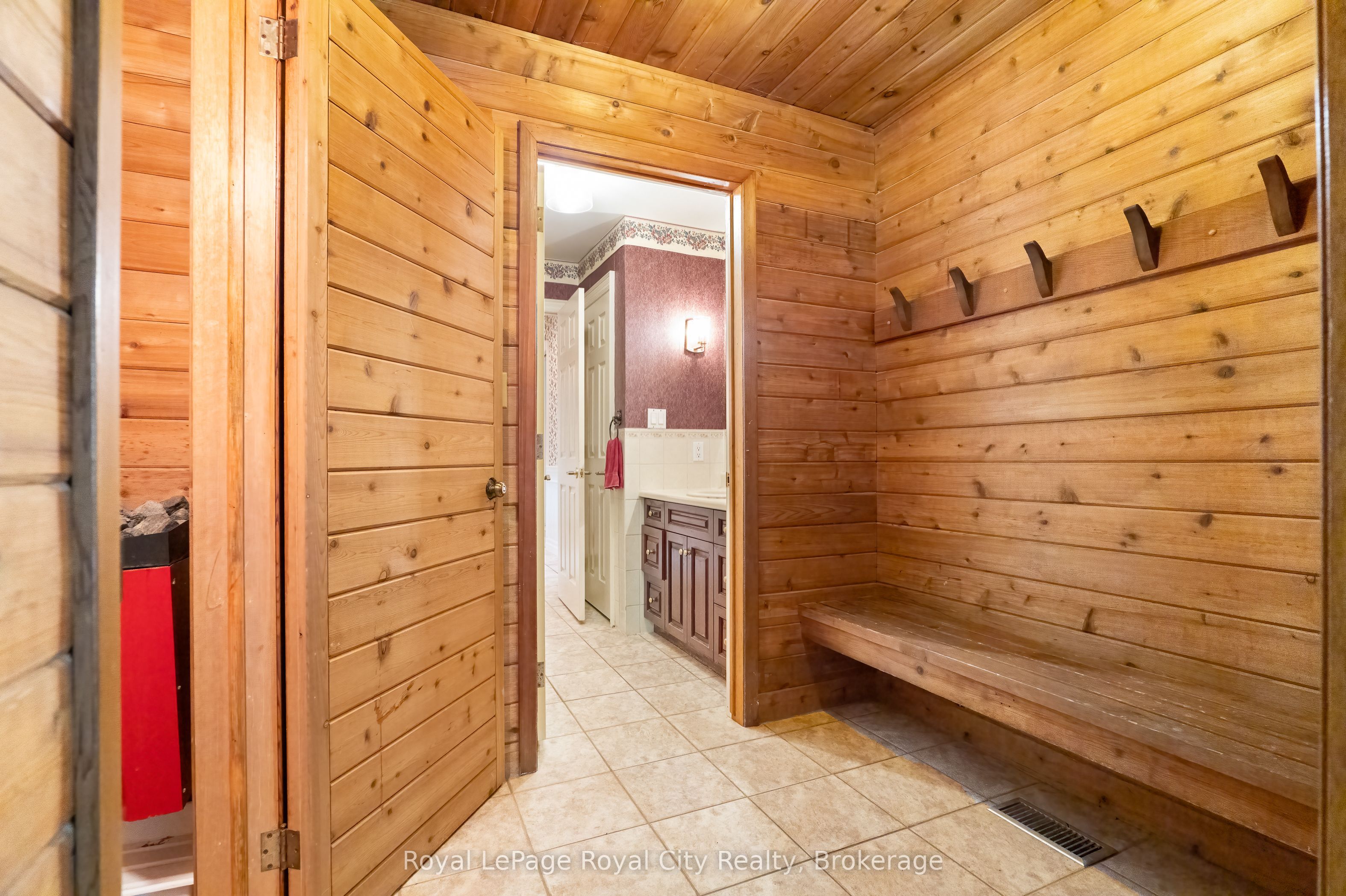 4646 Sideroad 20 N Property Photo 17