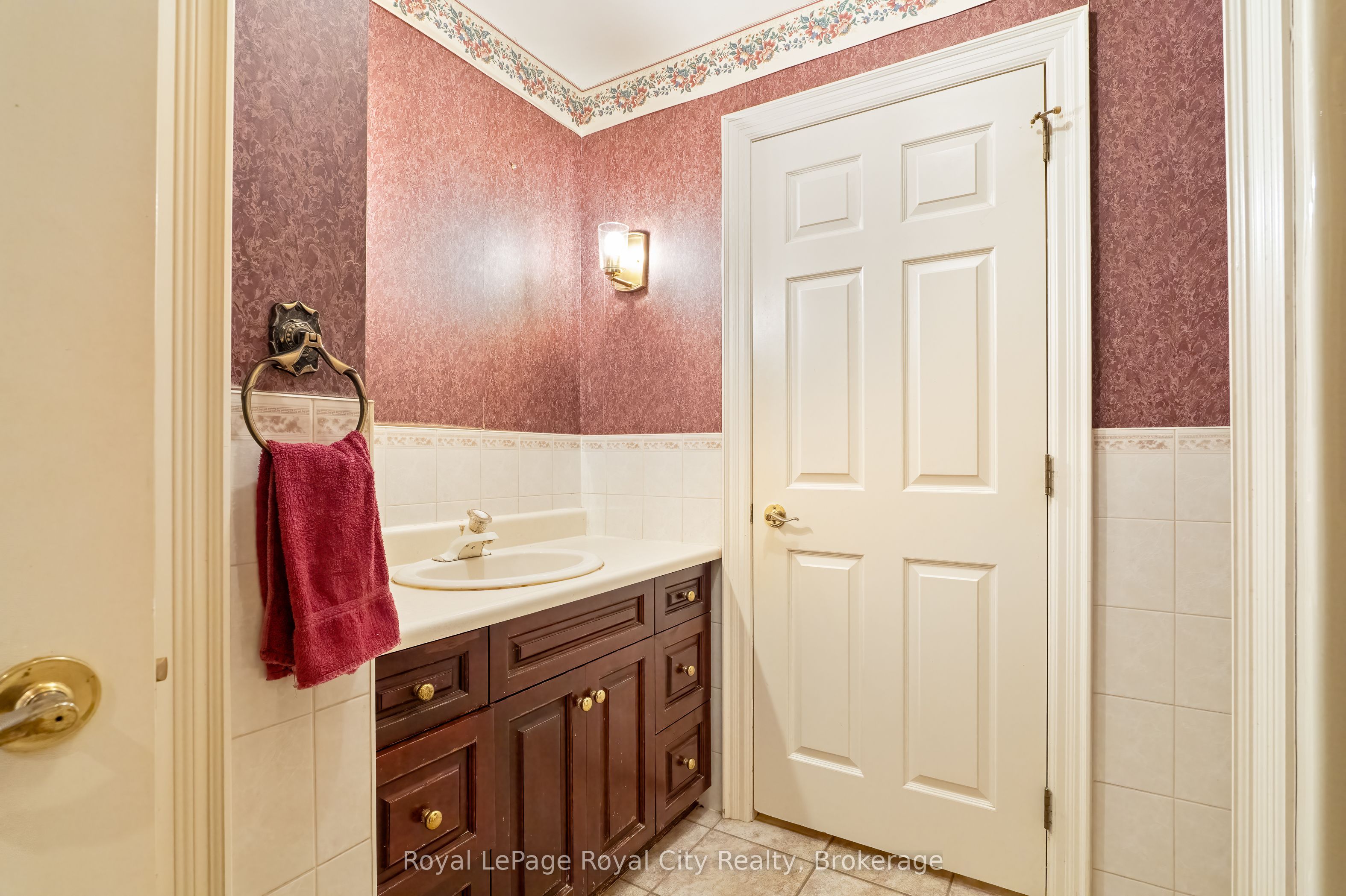 4646 Sideroad 20 N Property Photo 18
