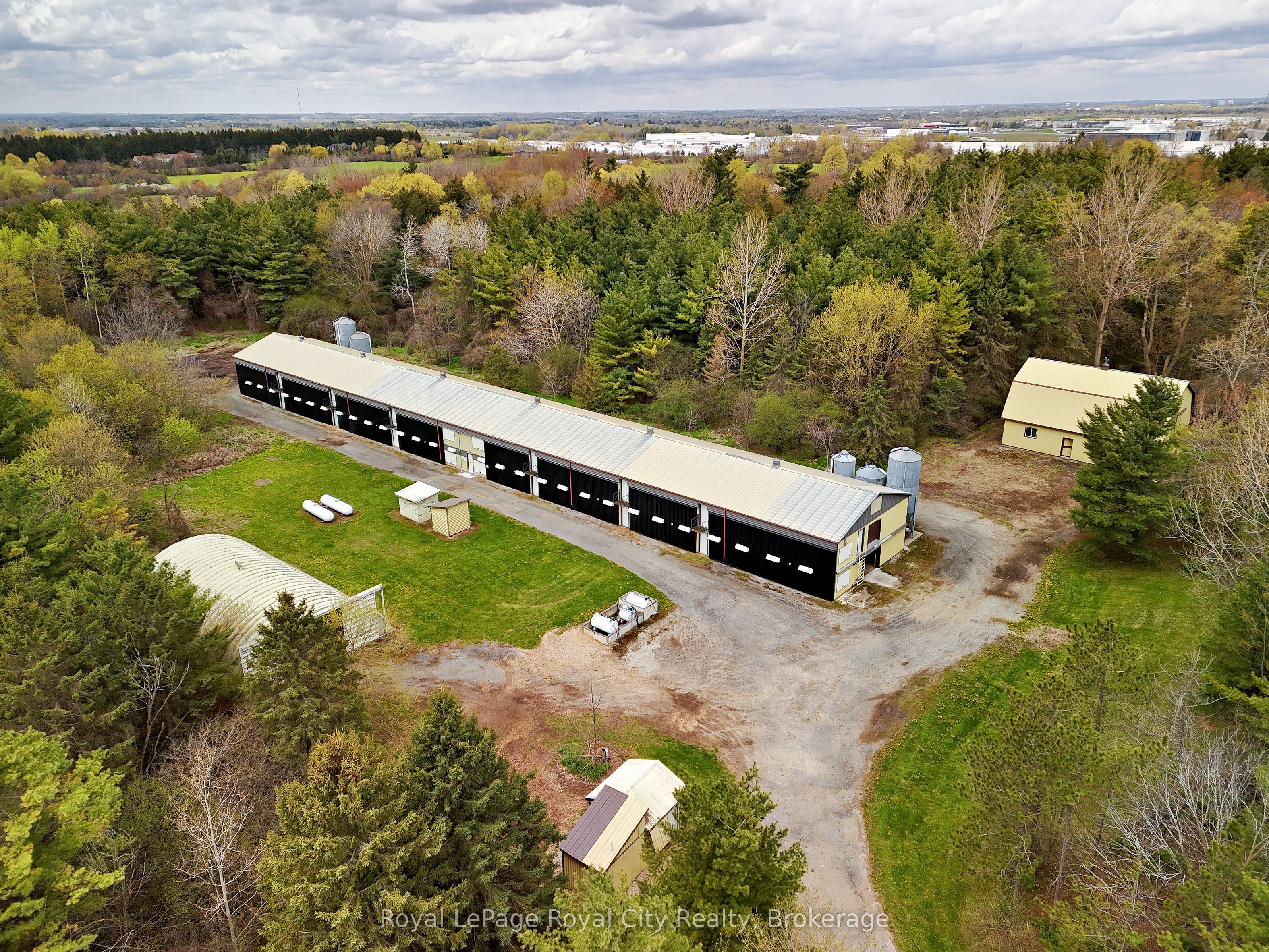 4646 Sideroad 20 N Property Photo 44