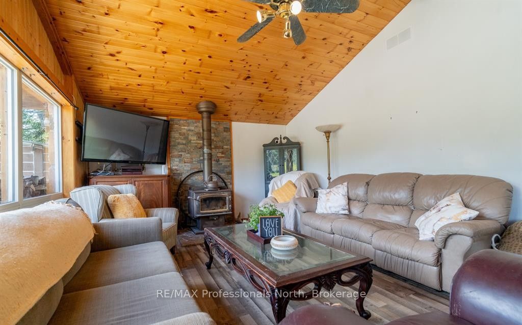 899 Katrine Road Property Photo 14