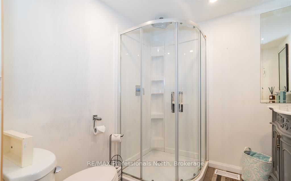 899 Katrine Road Property Photo 21