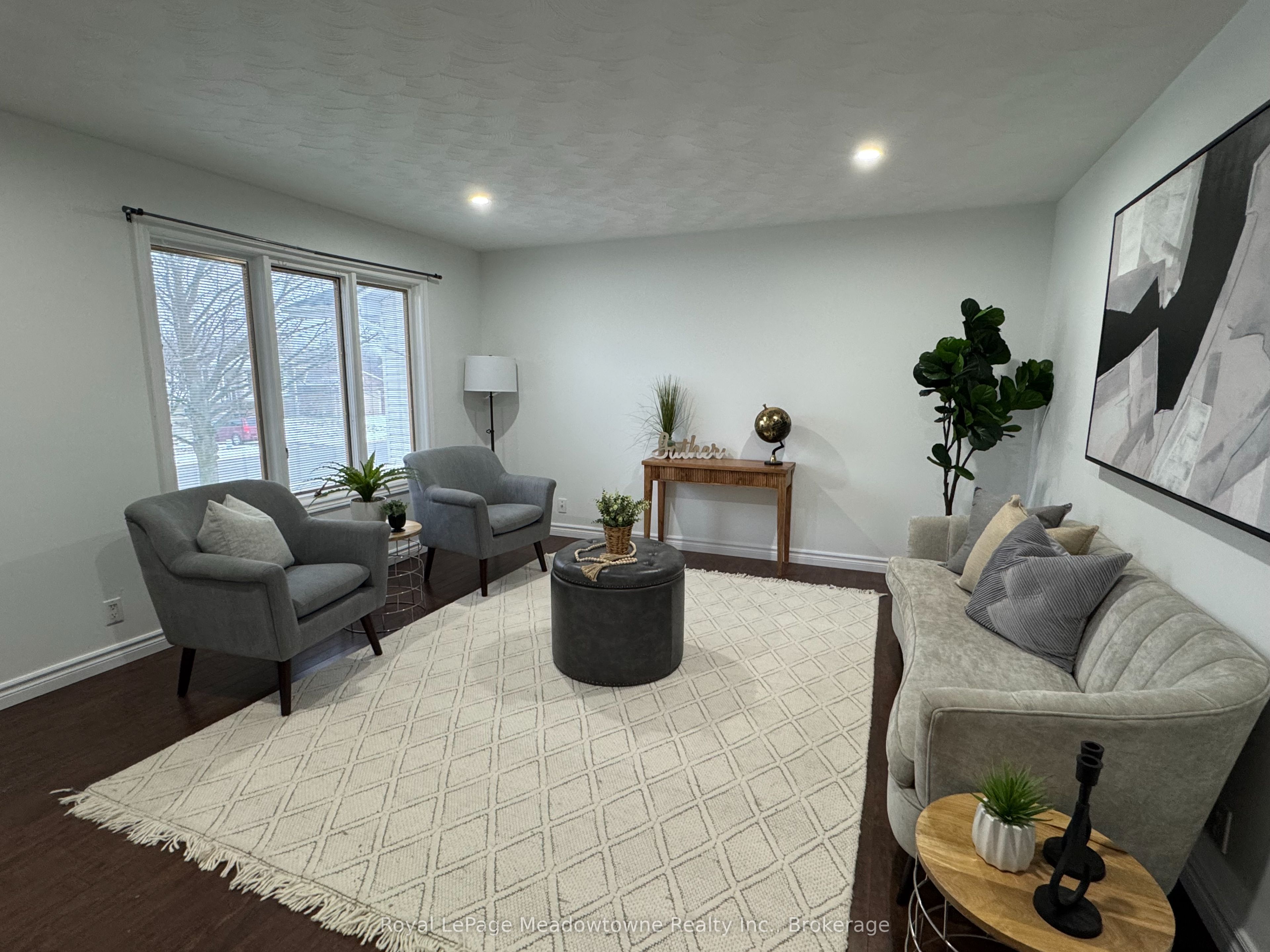 13 Thompson Drive Property Photo 8
