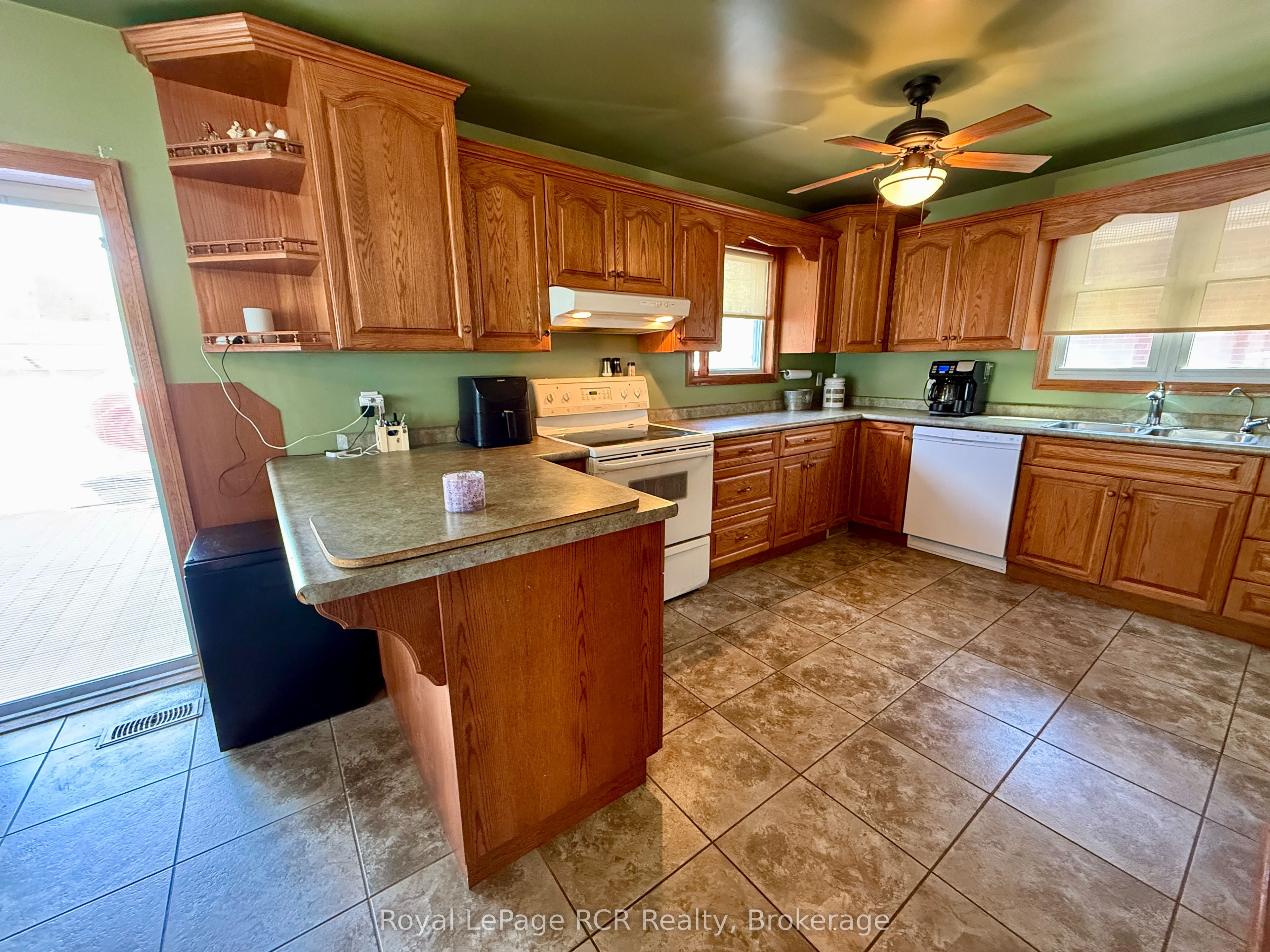 605 7th Avenue Property Photo 16