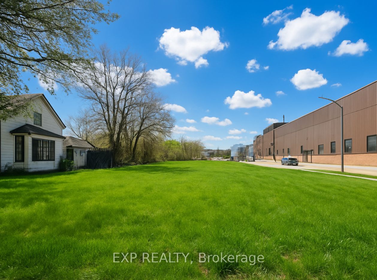 154 Robinson Street Property Photo 2