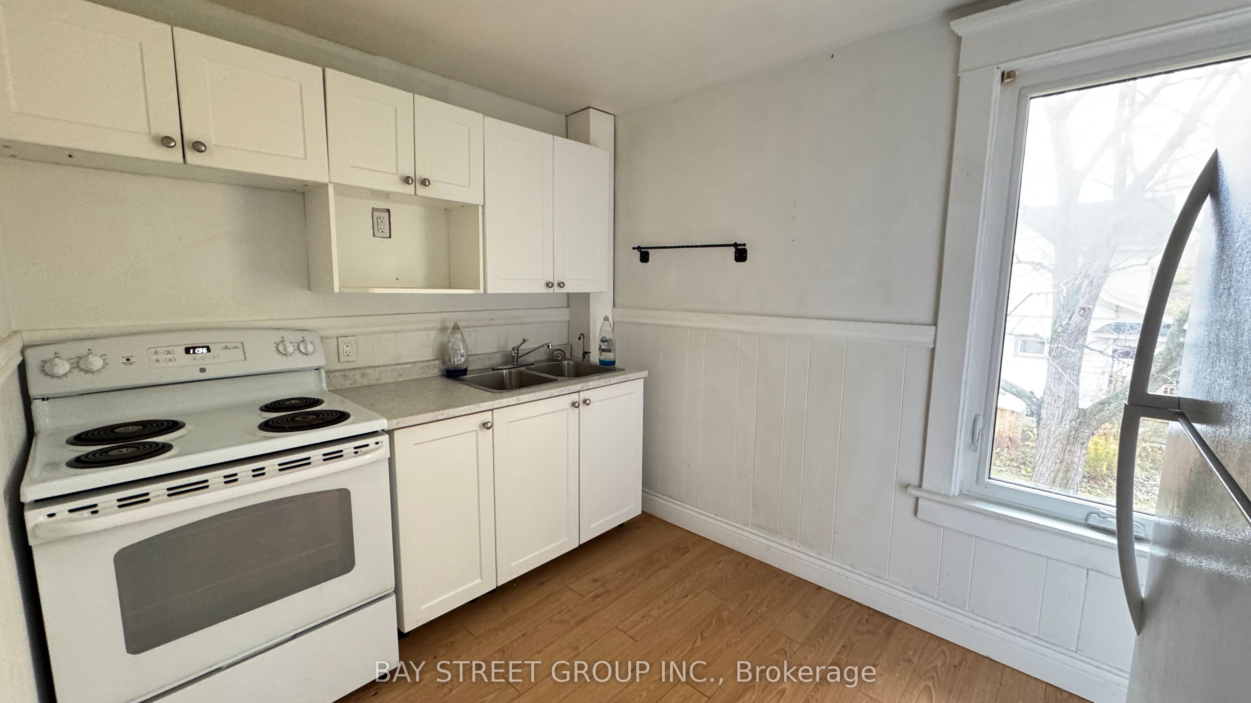 5114 Mcrae Street Upper Property Photo 3