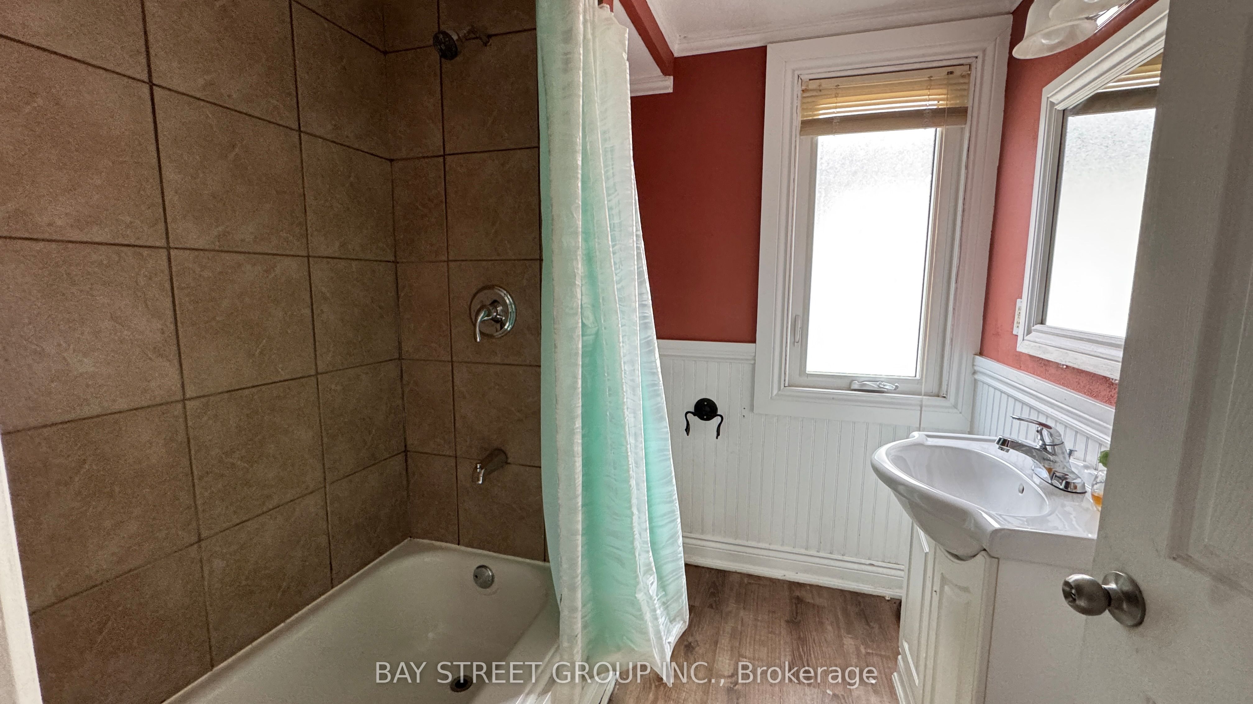 5114 Mcrae Street Upper Property Photo 6