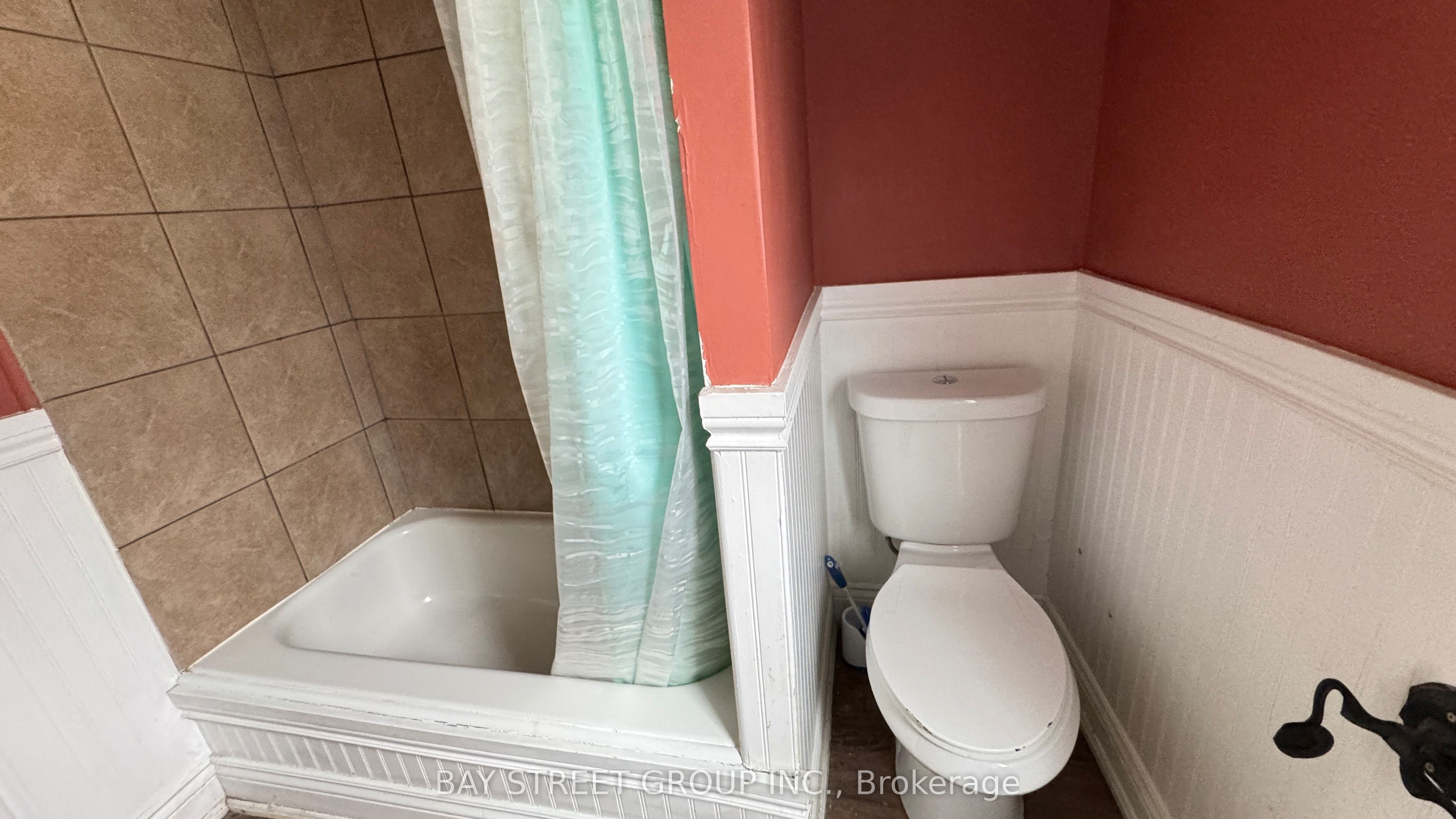 5114 Mcrae Street Upper Property Photo 7