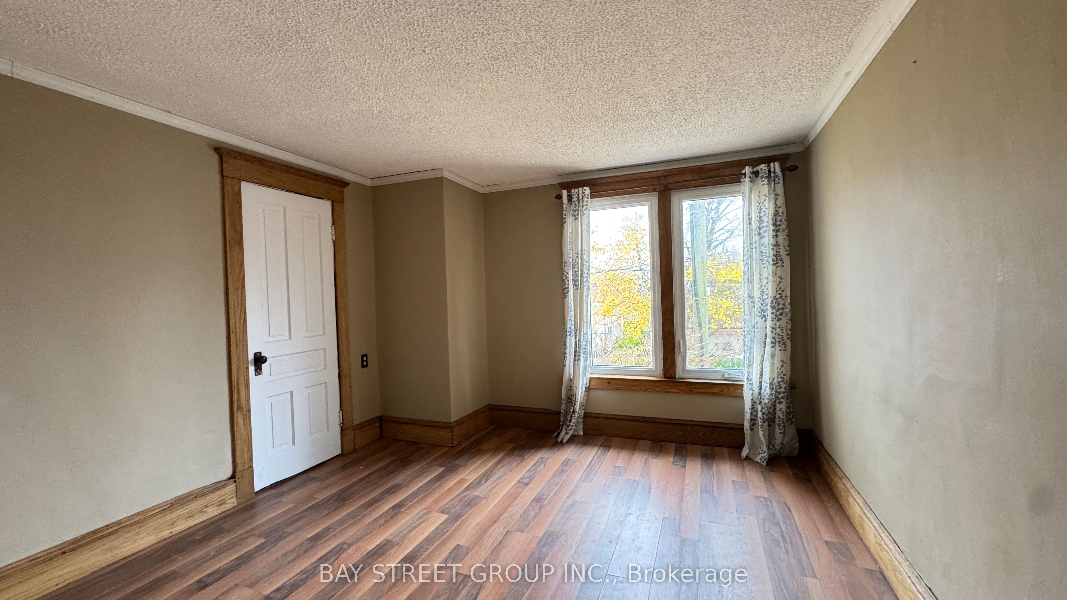5114 Mcrae Street Upper Property Photo 9