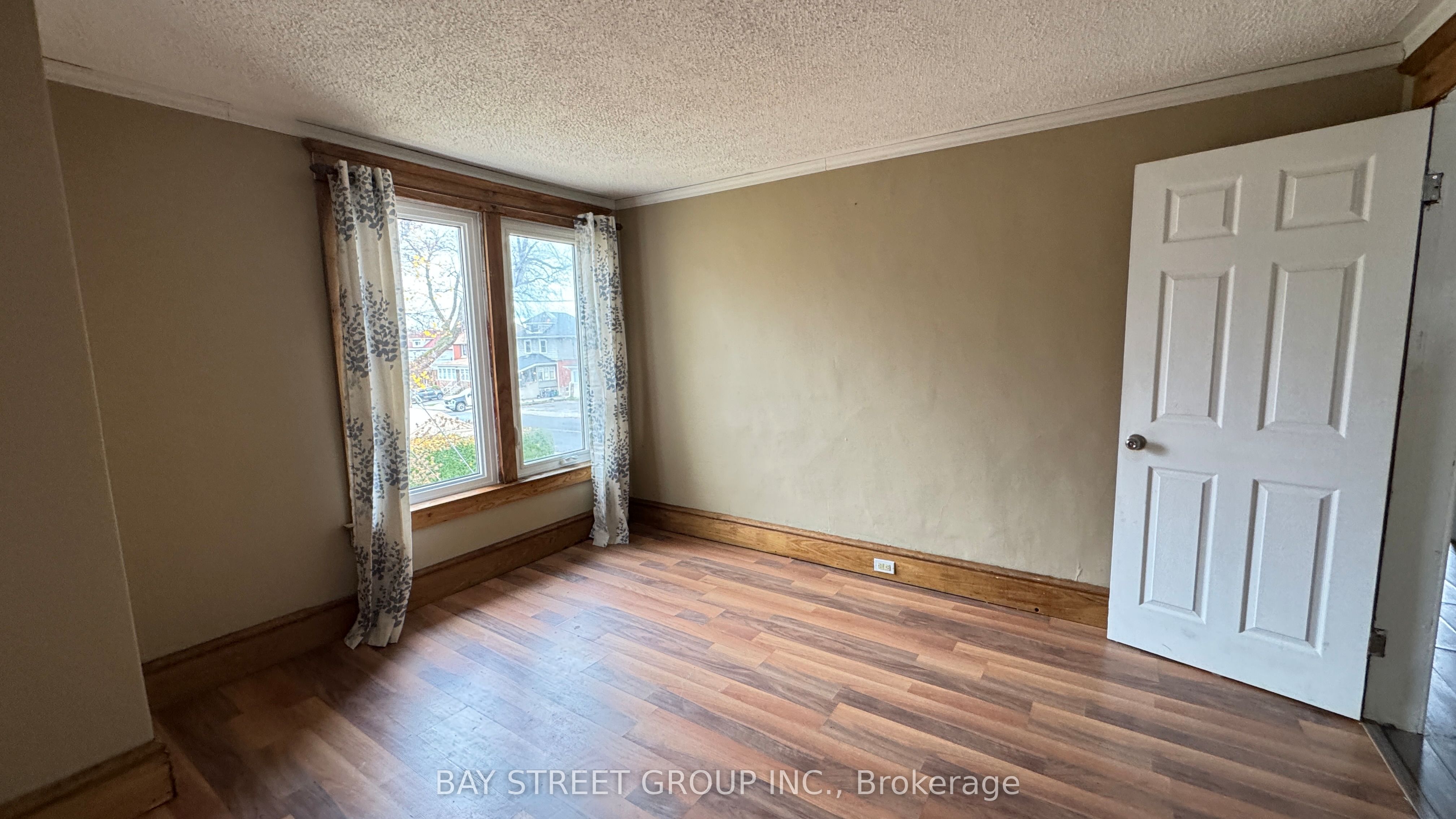 5114 Mcrae Street Upper Property Photo 10