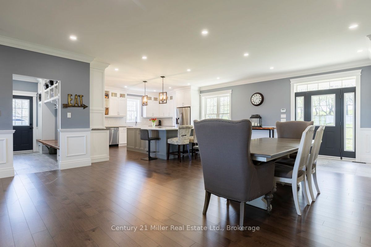 5583 Third Line Property Photo 4
