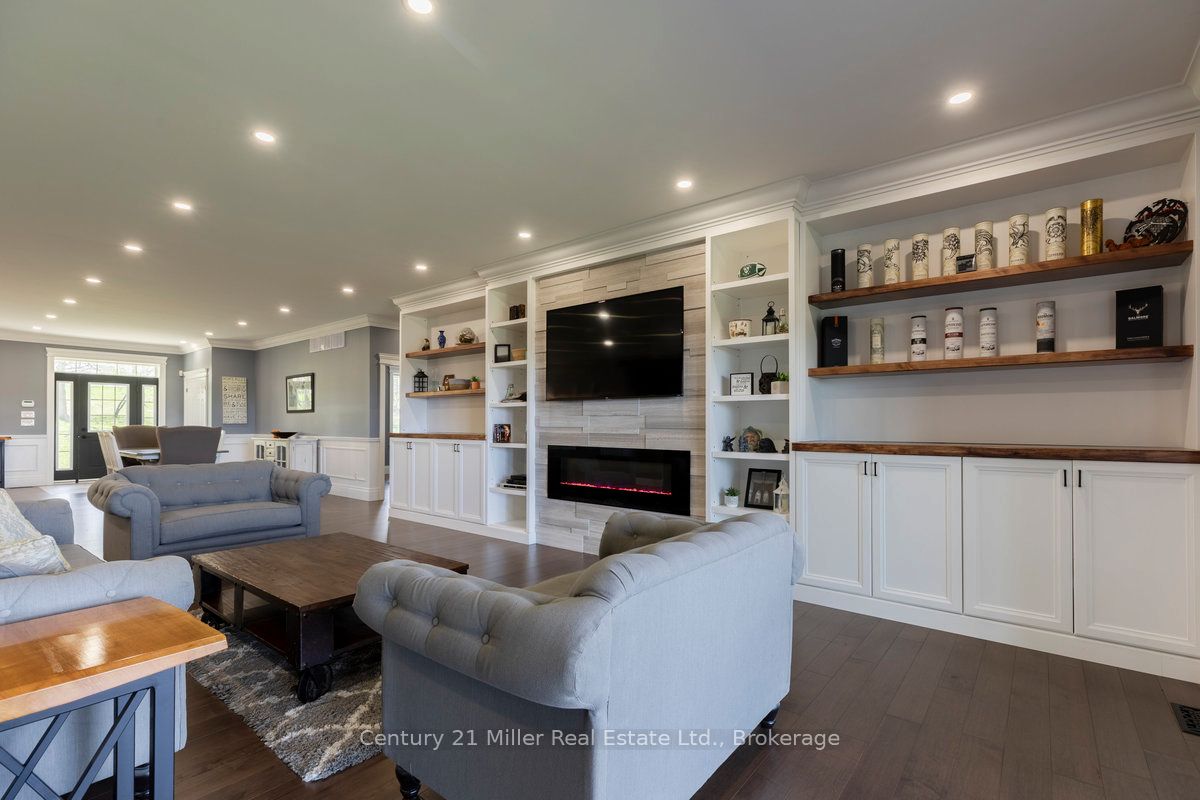 5583 Third Line Property Photo 10