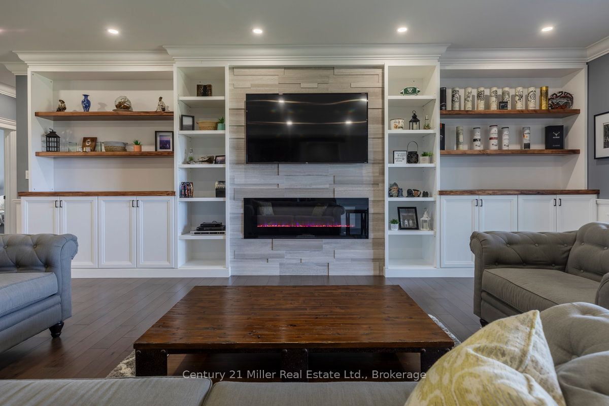 5583 Third Line Property Photo 11