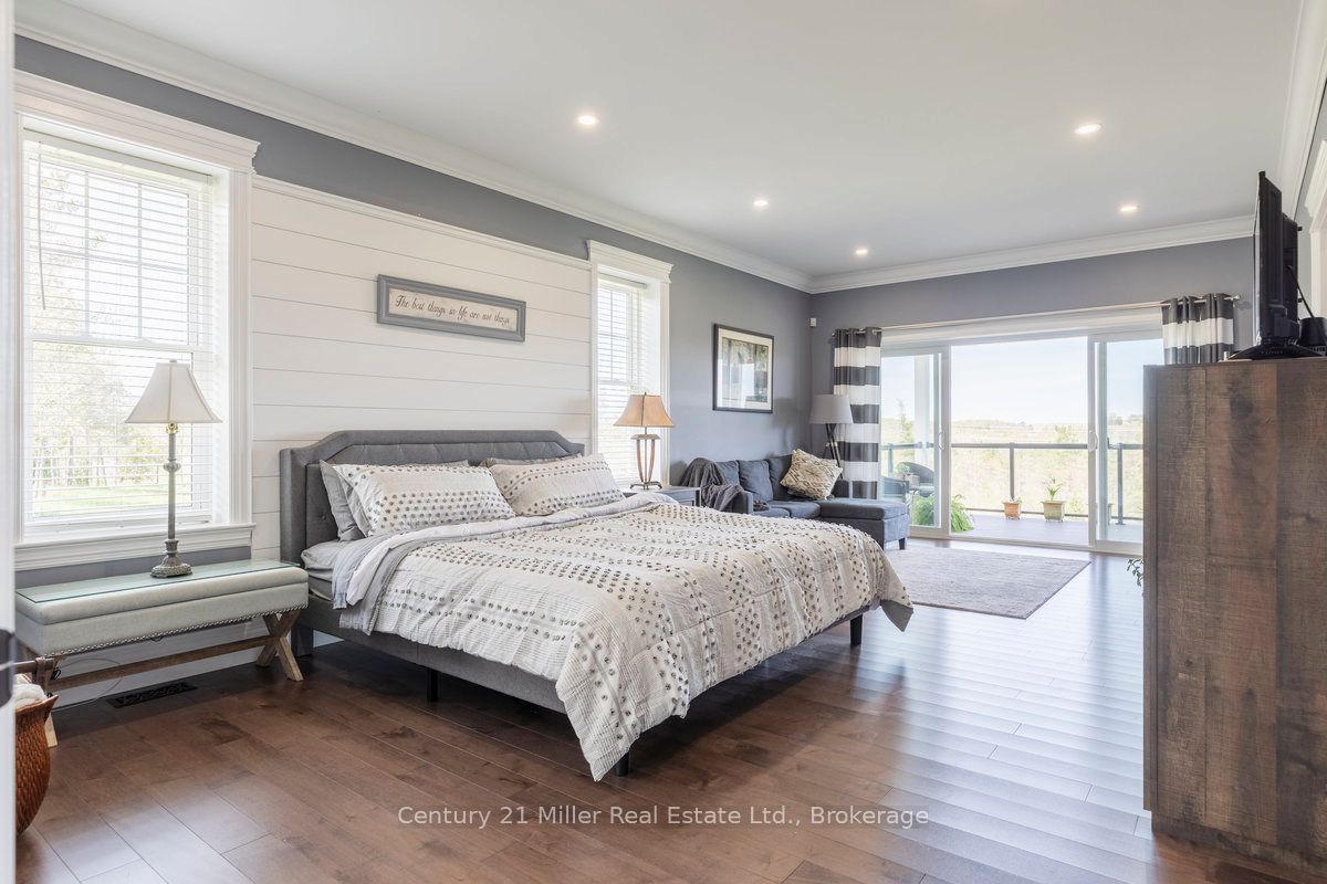 5583 Third Line Property Photo 12