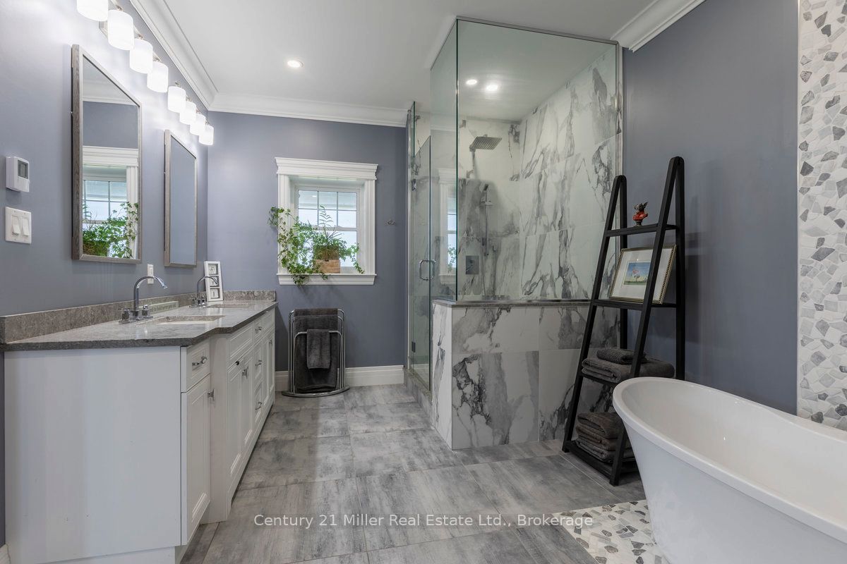 5583 Third Line Property Photo 15