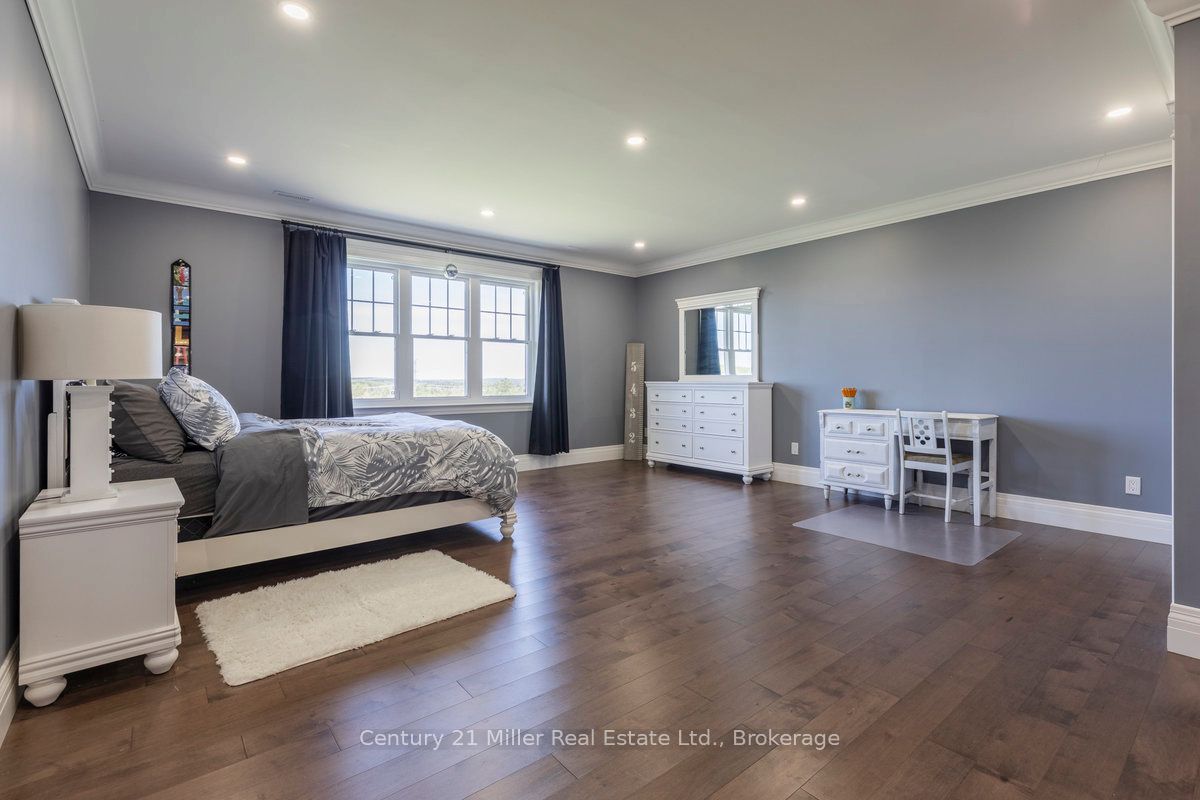 5583 Third Line Property Photo 22