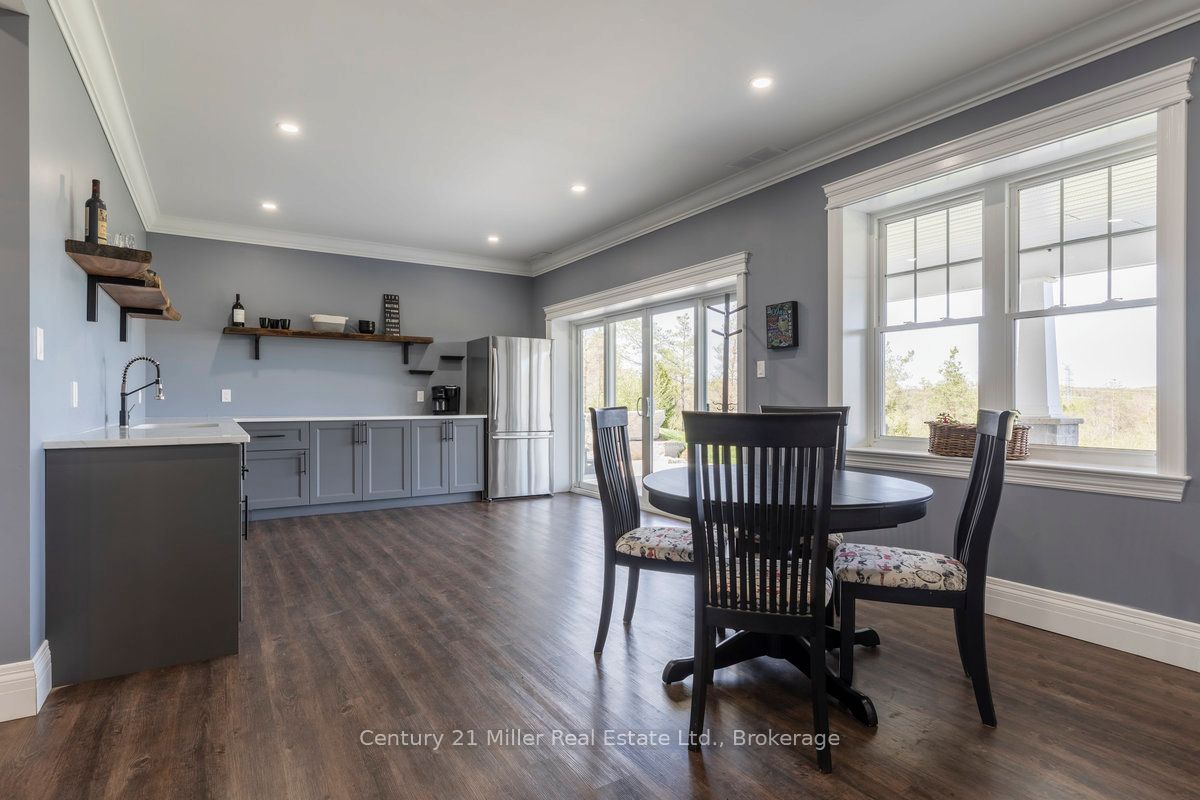 5583 Third Line Property Photo 28