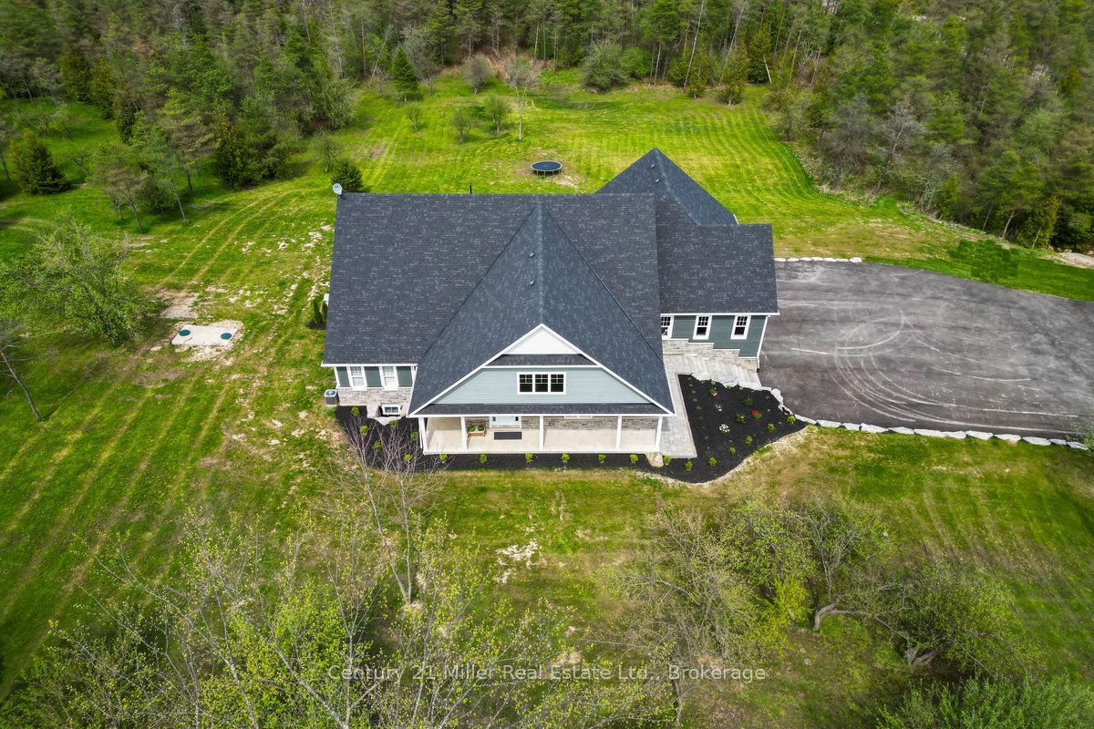 5583 Third Line Property Photo 44