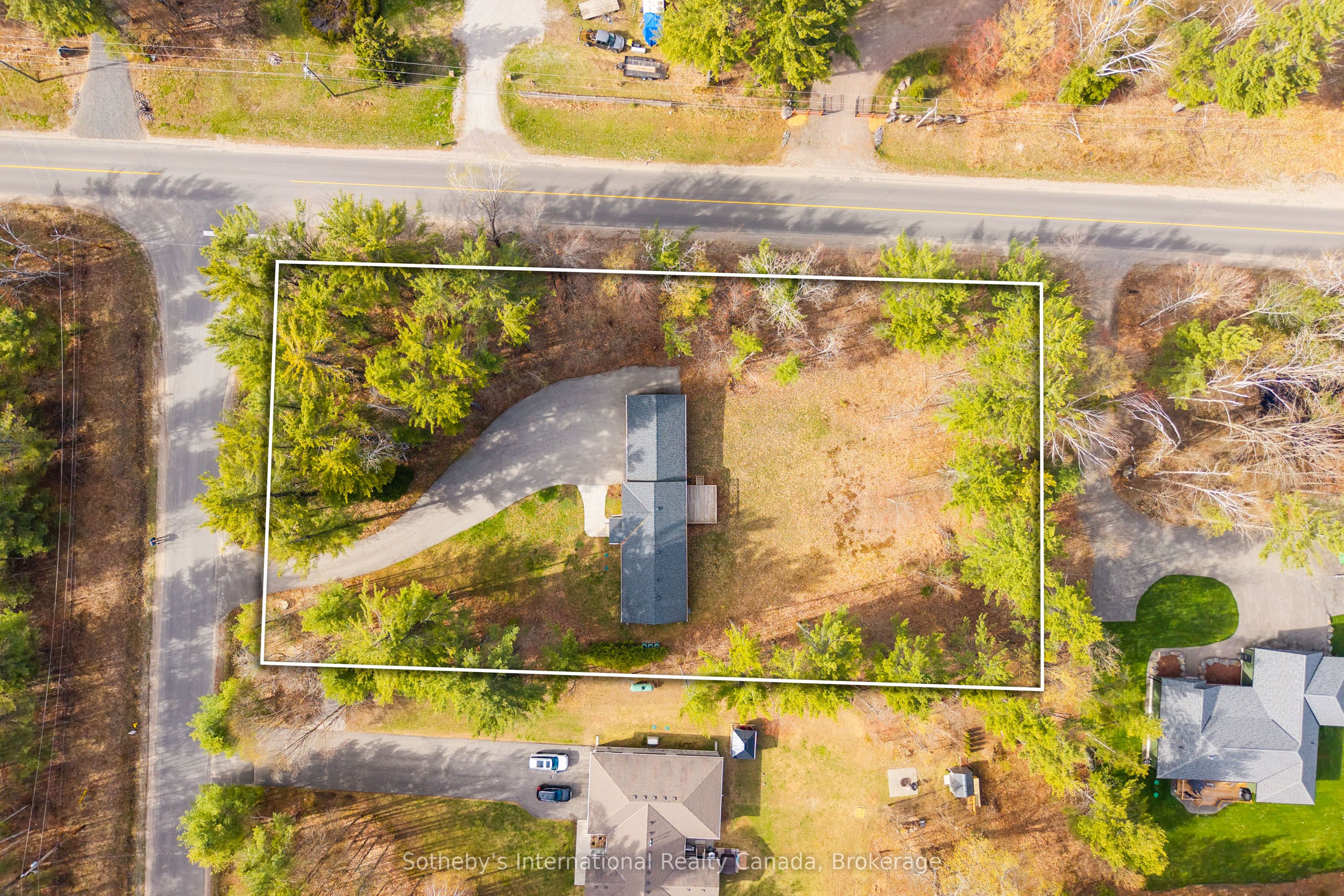1021 Tower Crescent Property Photo 5
