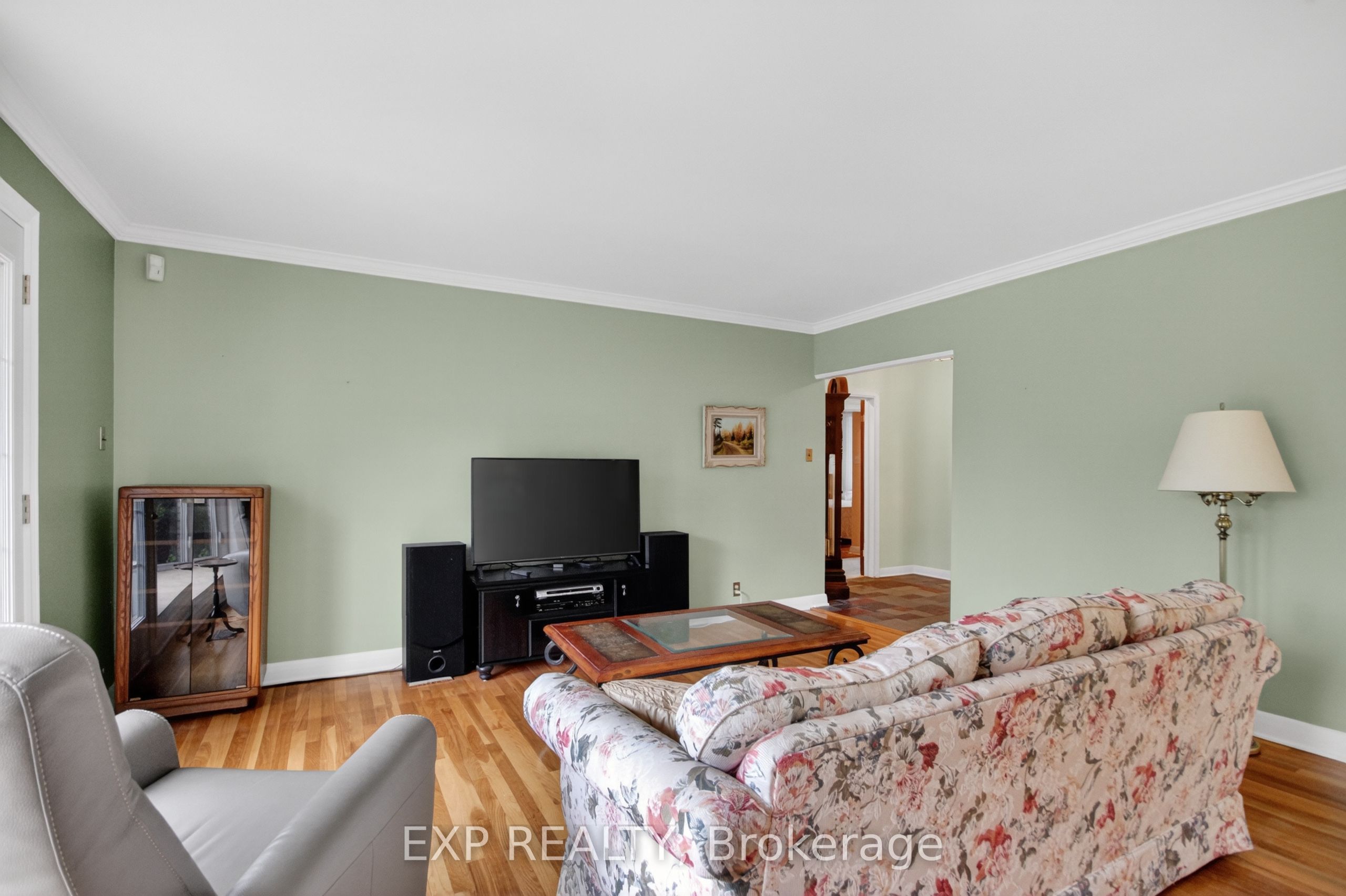 632 Chadburn Avenue Property Photo 4