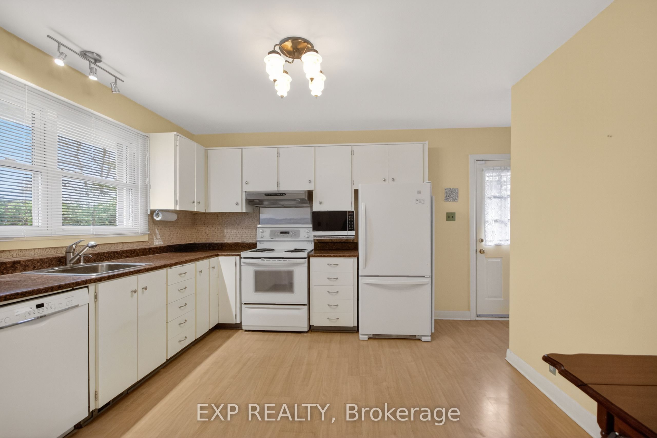 632 Chadburn Avenue Property Photo 6