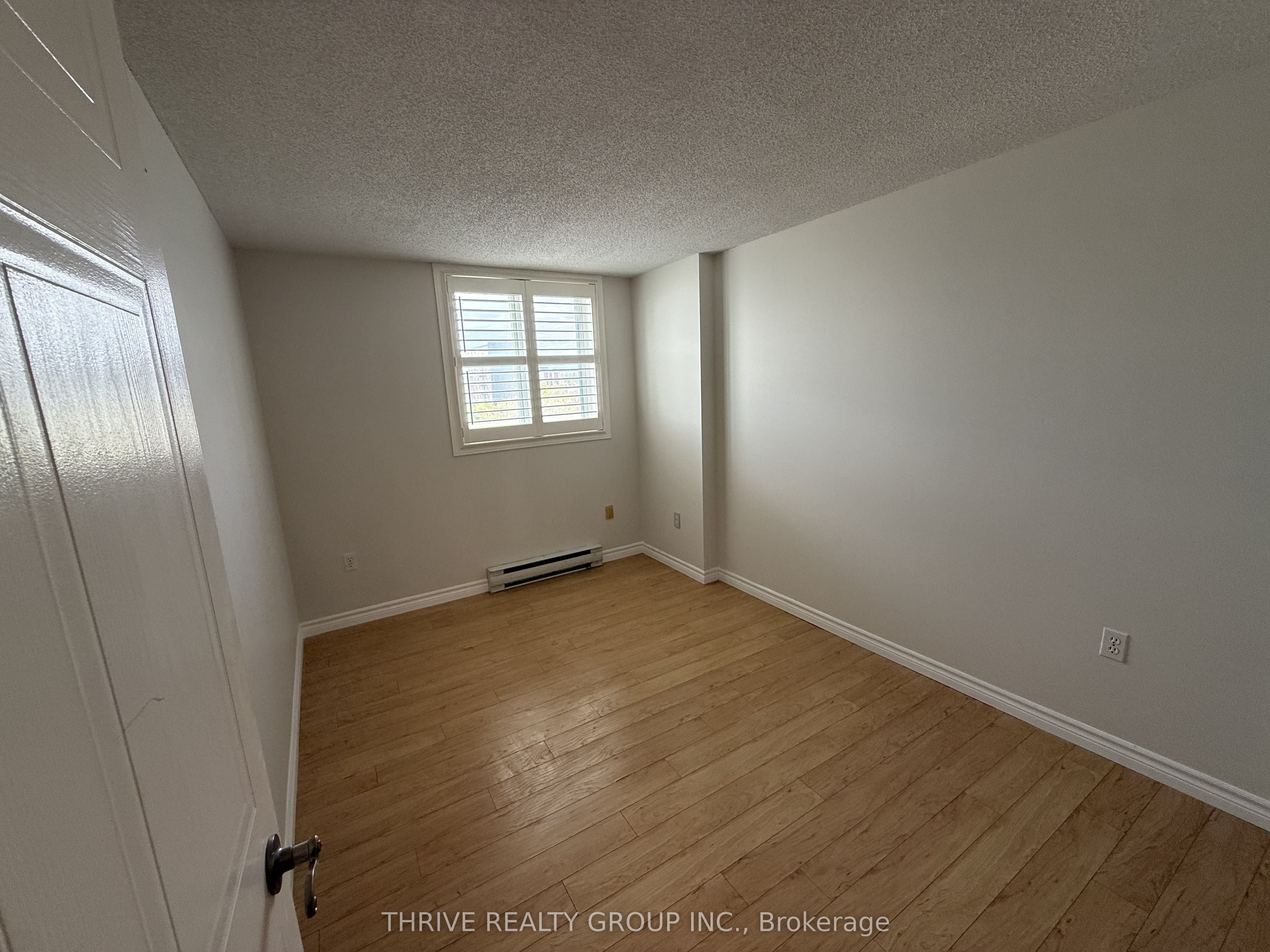 76 Baseline Road W 706 Property Photo 10