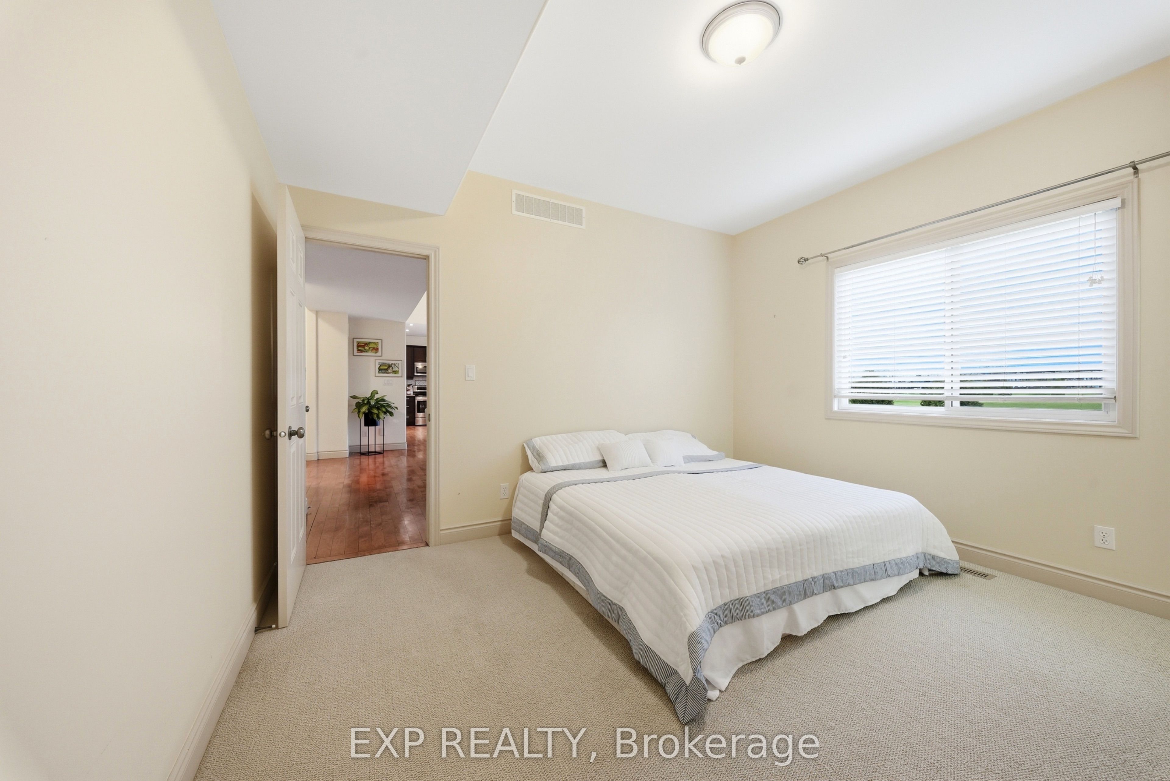 16 Amber Place Property Photo 15