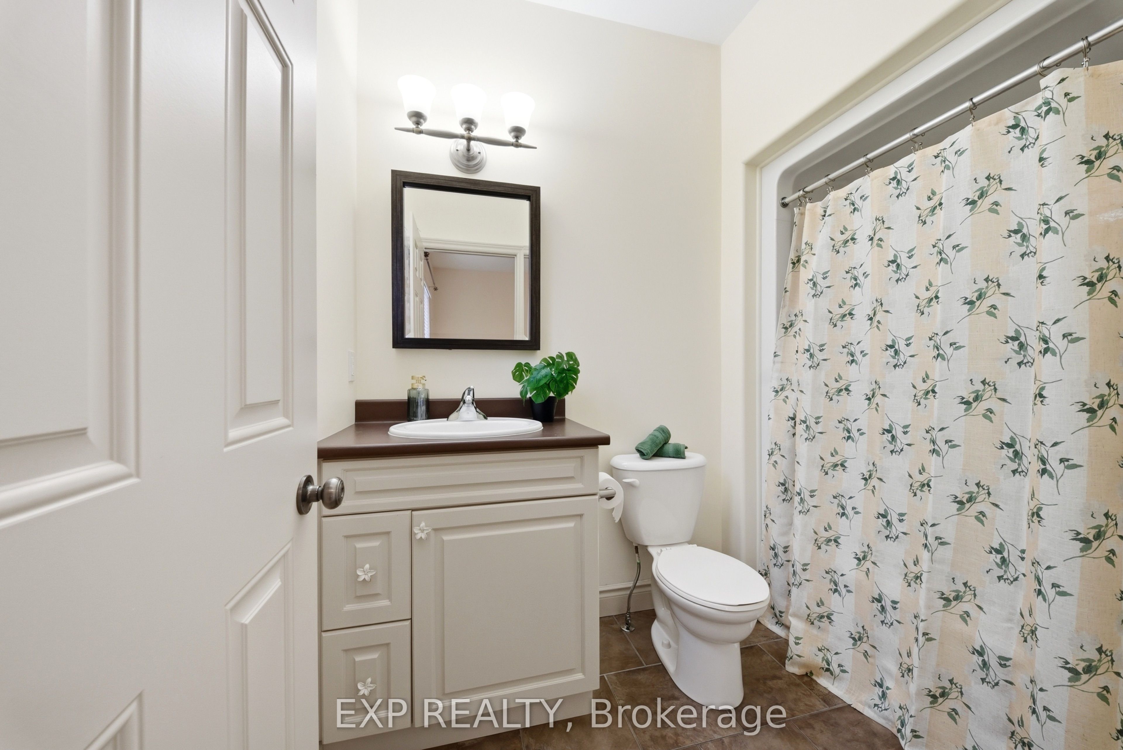 16 Amber Place Property Photo 17