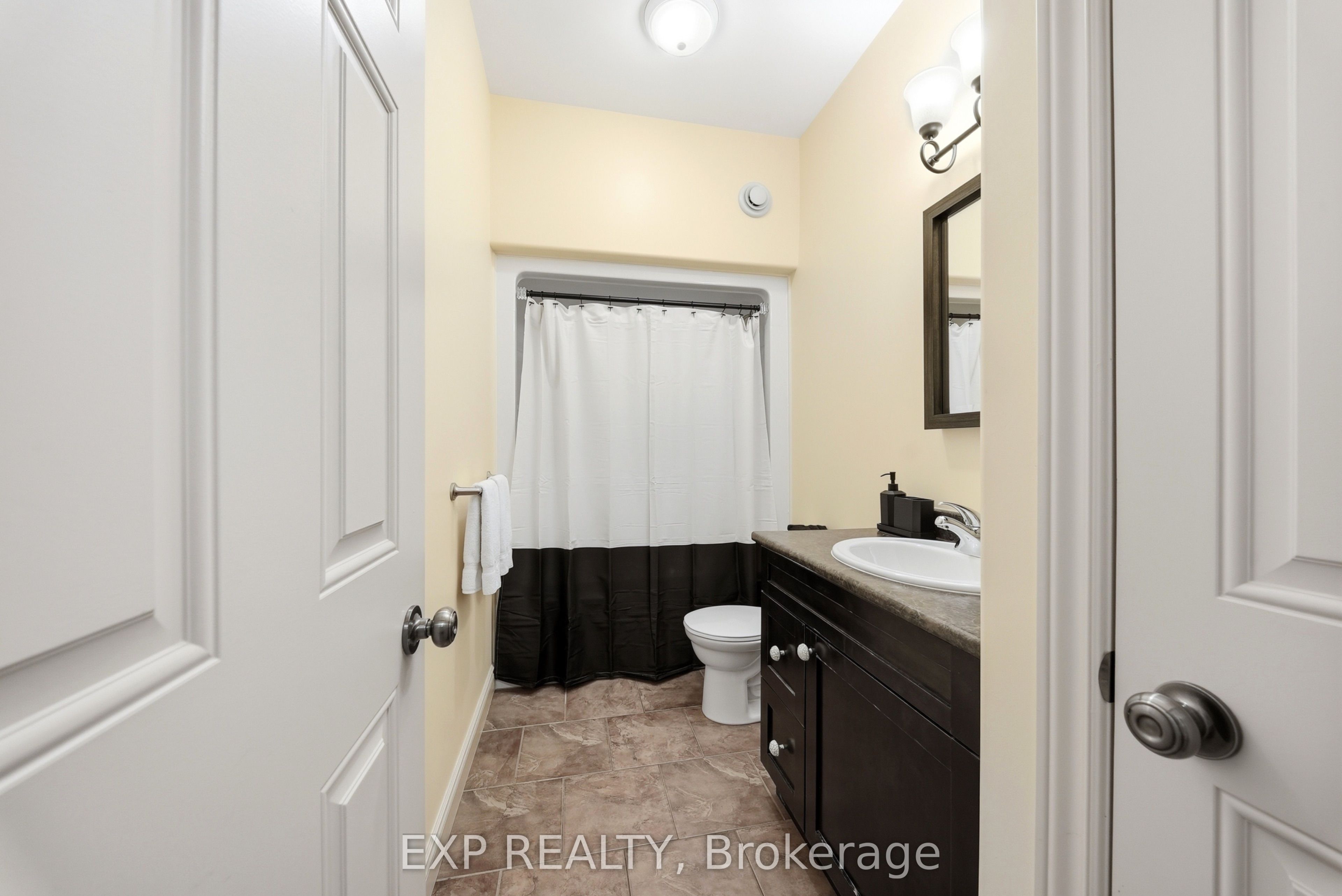 16 Amber Place Property Photo 20