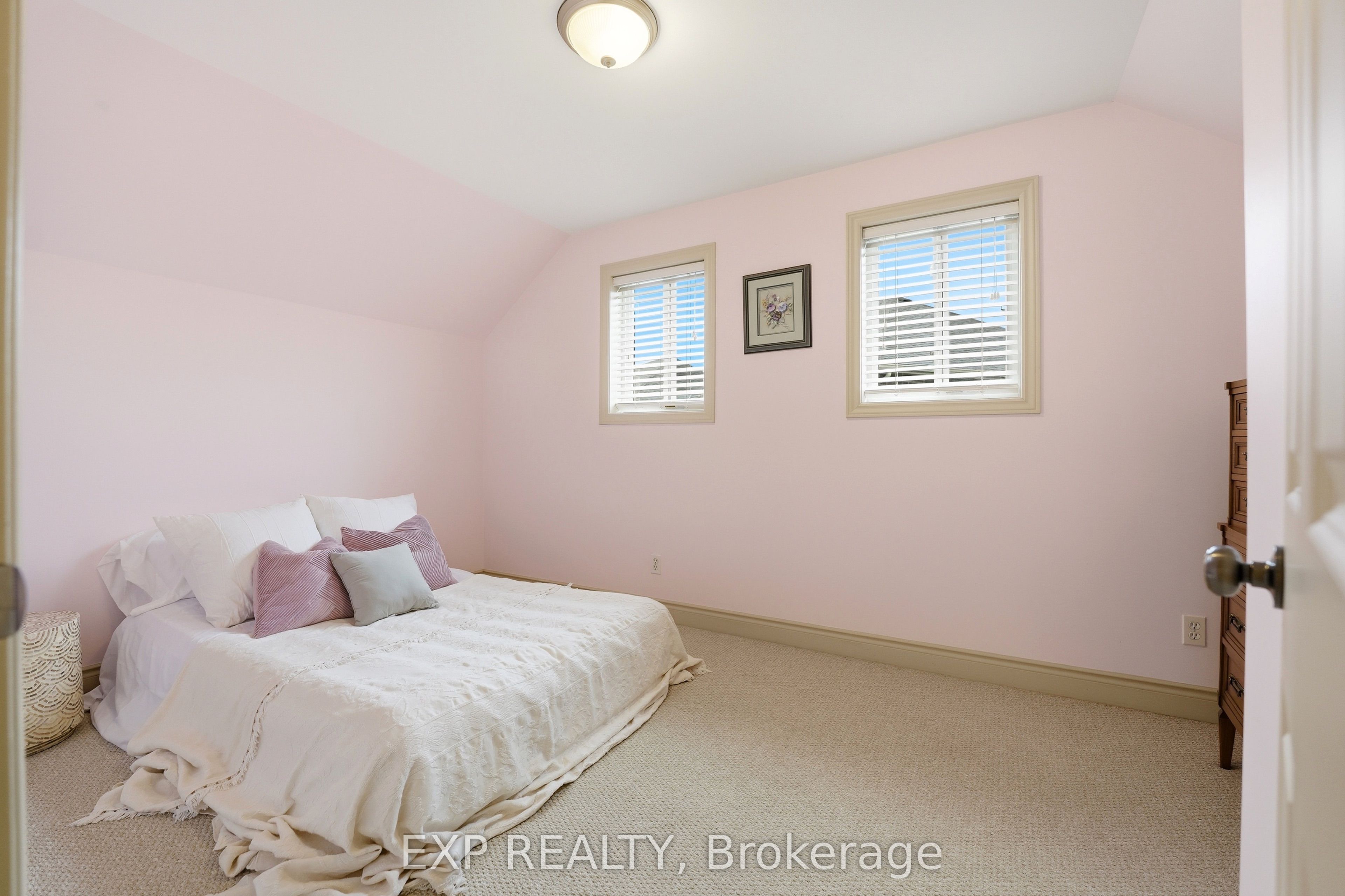 16 Amber Place Property Photo 25