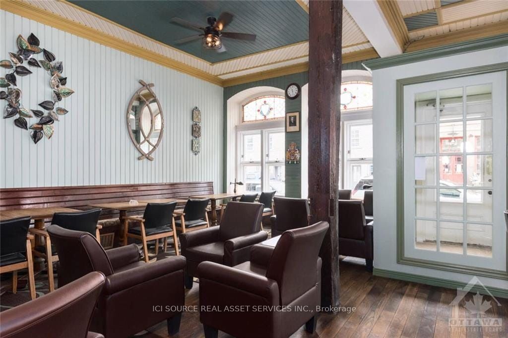 111 St Lawrence Street Property Photo 2