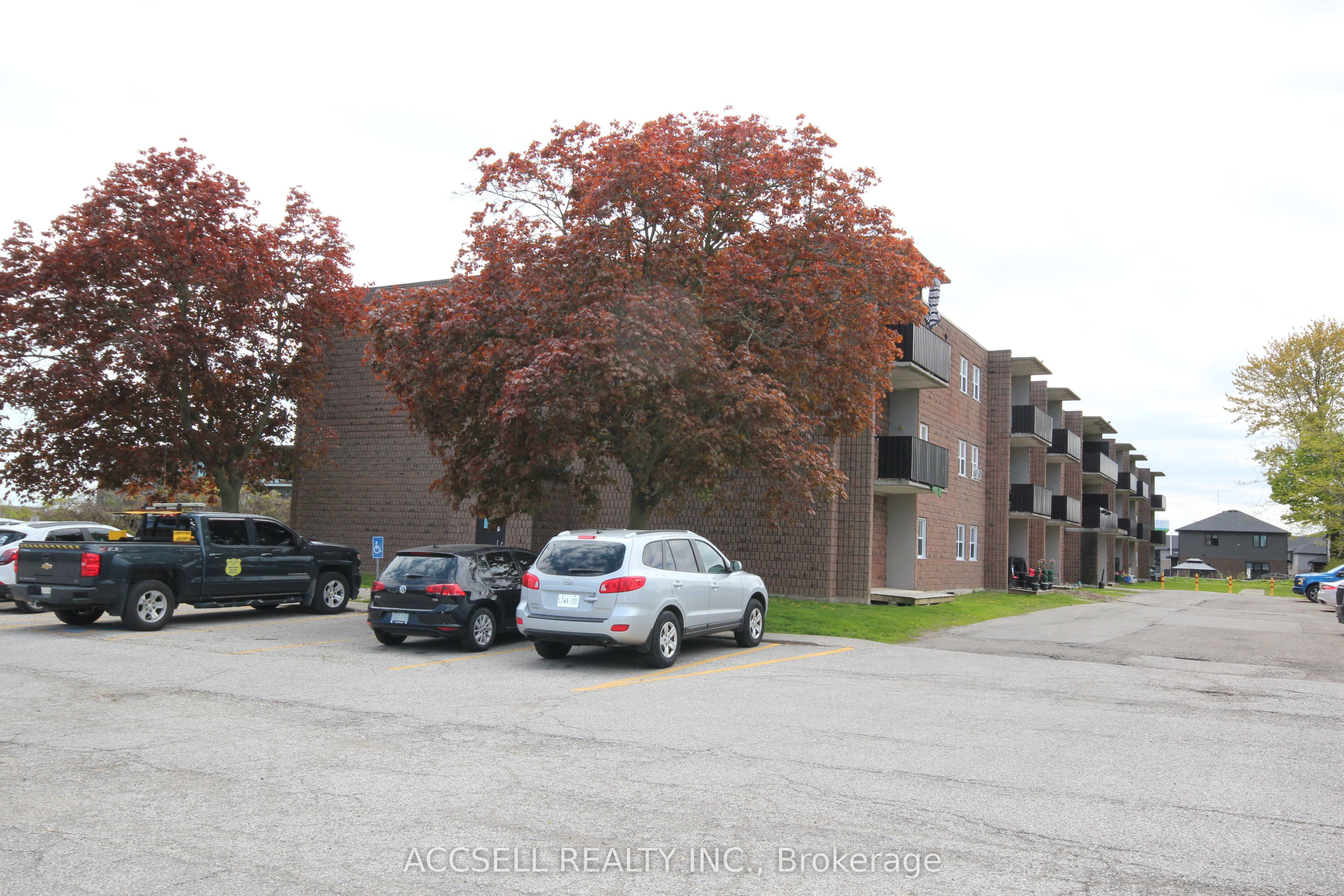 276 Merritt Avenue 306 Property Photo 2
