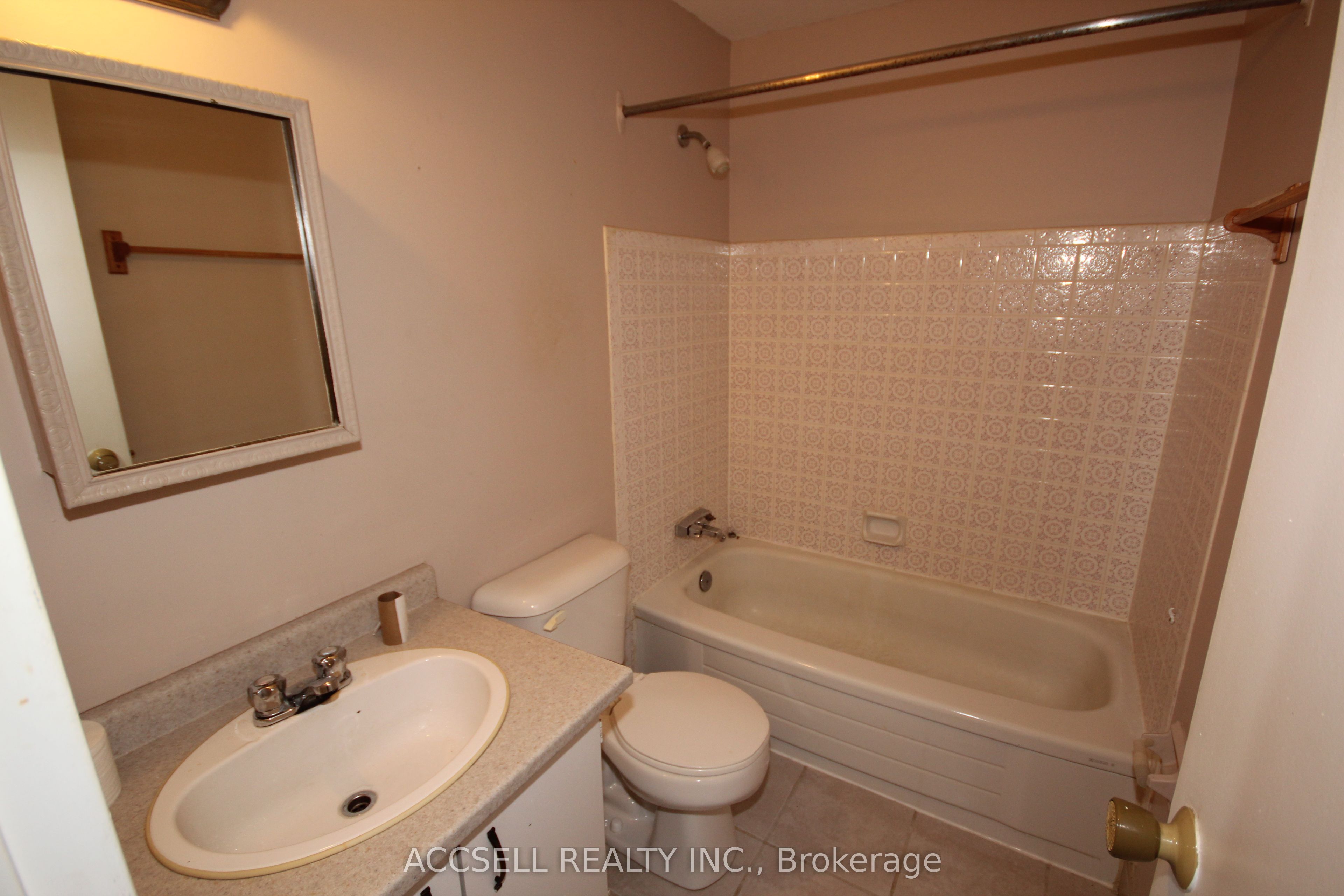 276 Merritt Avenue 306 Property Photo 10