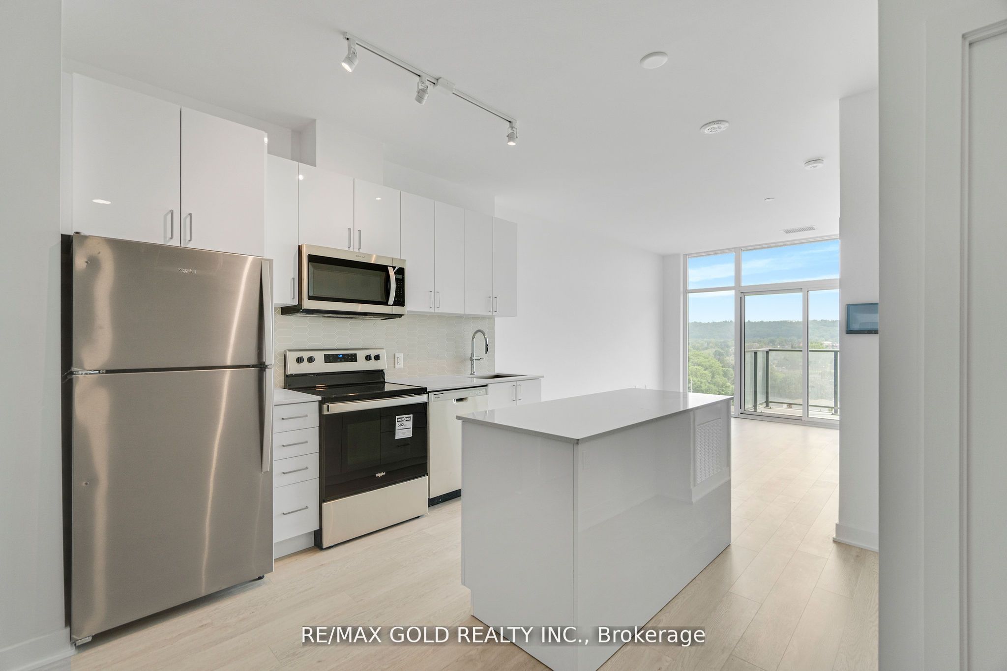 2782 Barton Street E 803 Property Photo 1