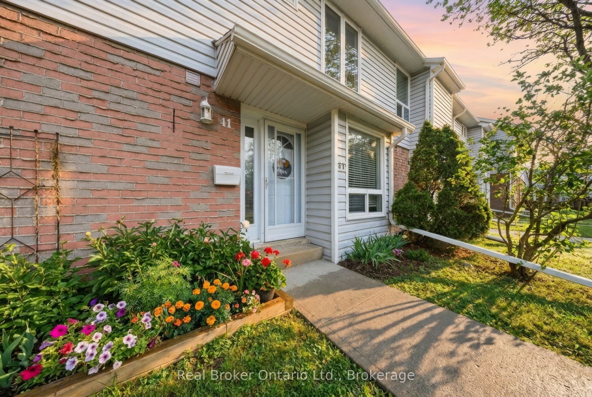 32 Mowat Boulevard 41 Property Photo 1