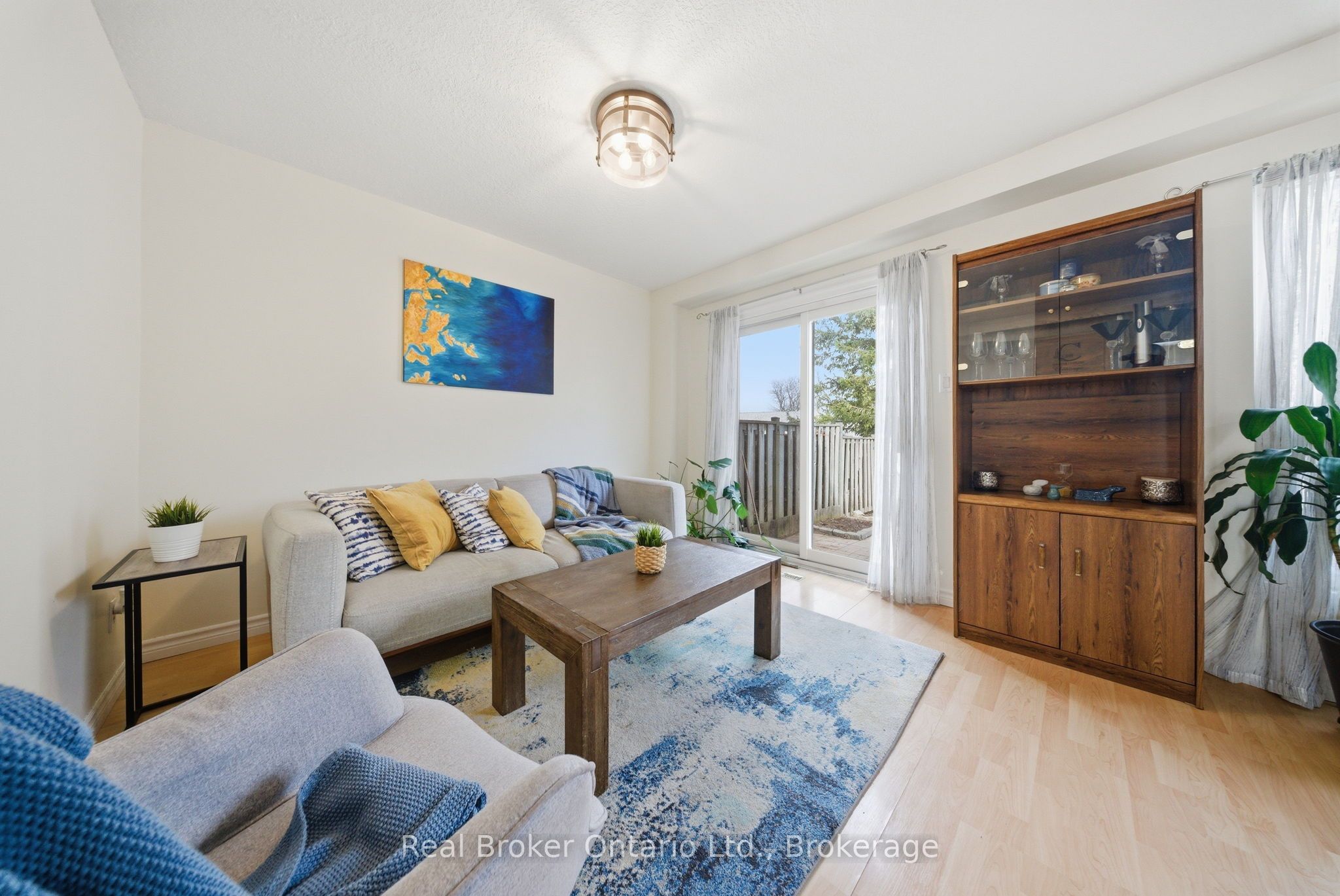 32 Mowat Boulevard 41 Property Photo 9