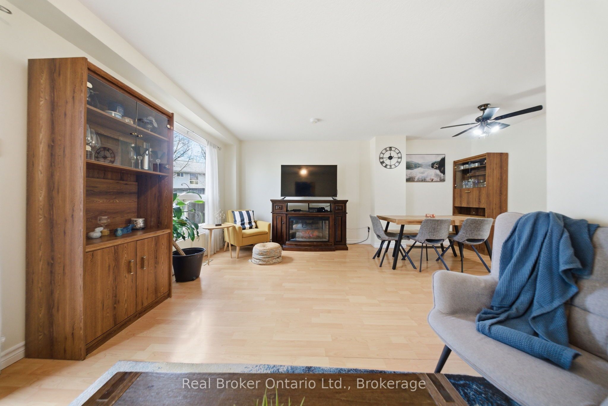 32 Mowat Boulevard 41 Property Photo 10