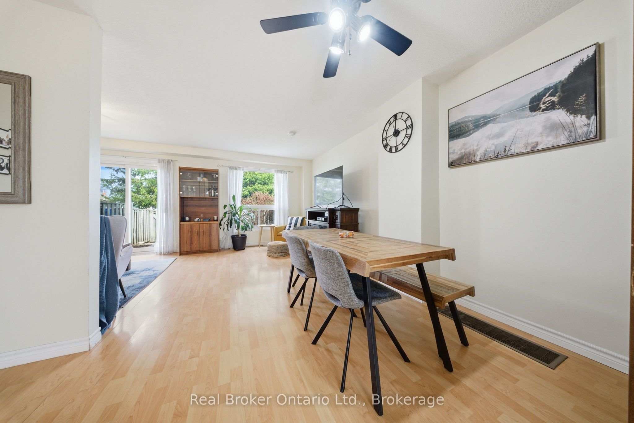 32 Mowat Boulevard 41 Property Photo 11