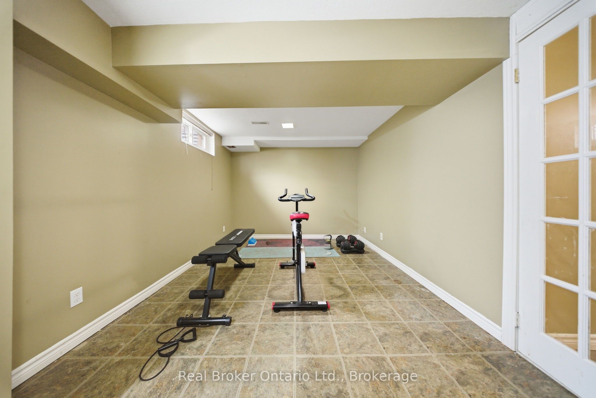 32 Mowat Boulevard 41 Property Photo 18