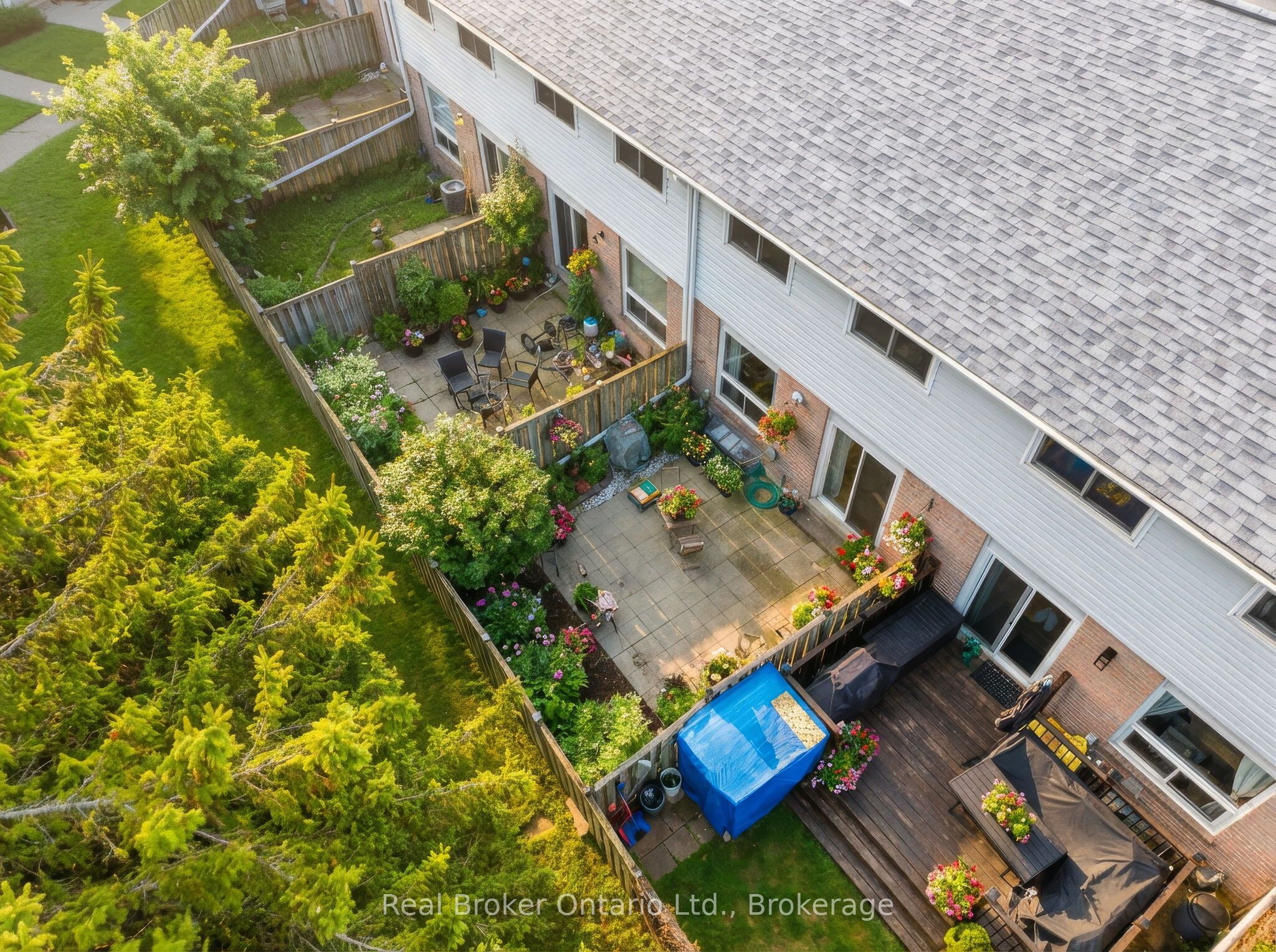 32 Mowat Boulevard 41 Property Photo 20