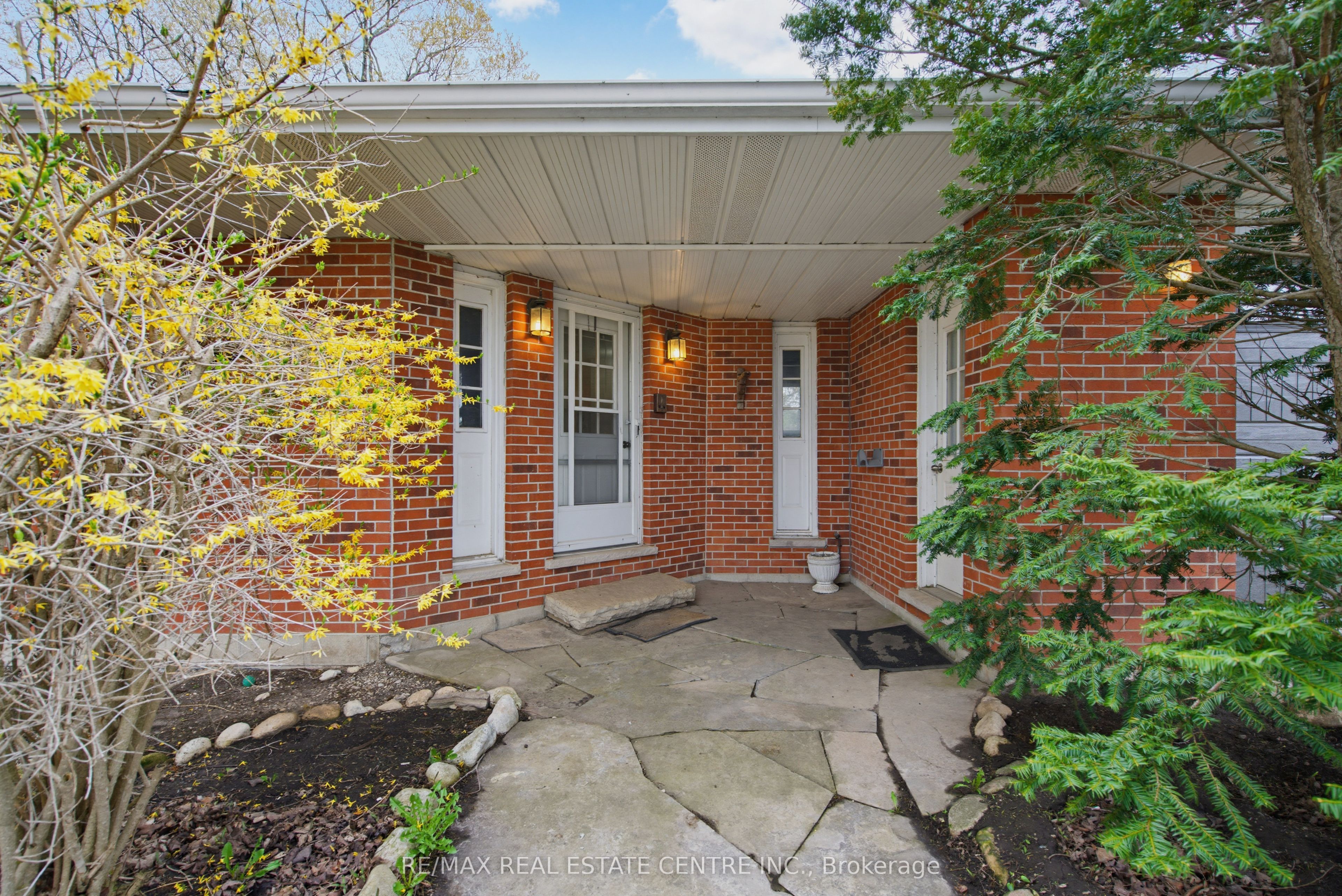 294052 8th Line Property Photo 2