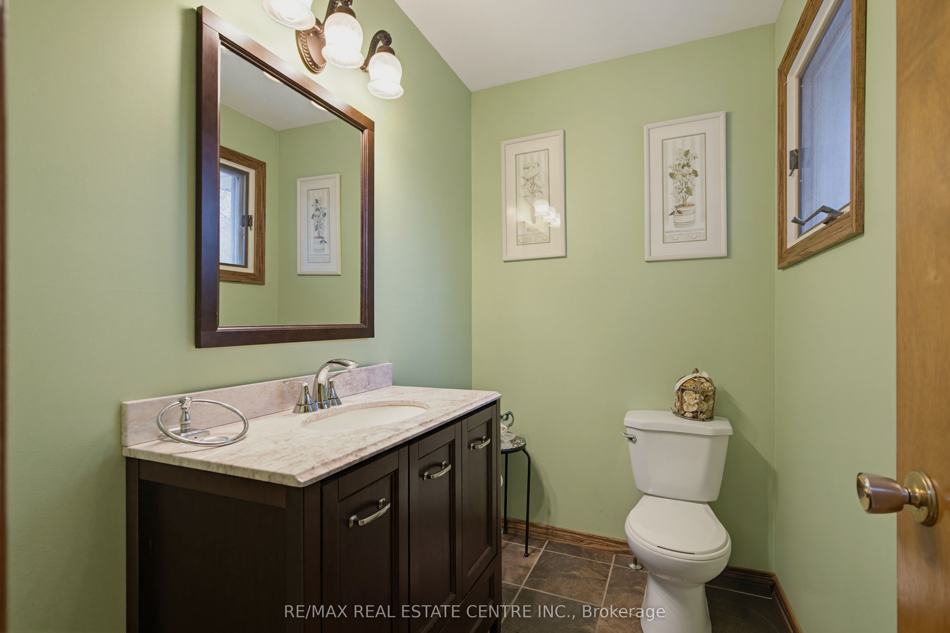 294052 8th Line Property Photo 8