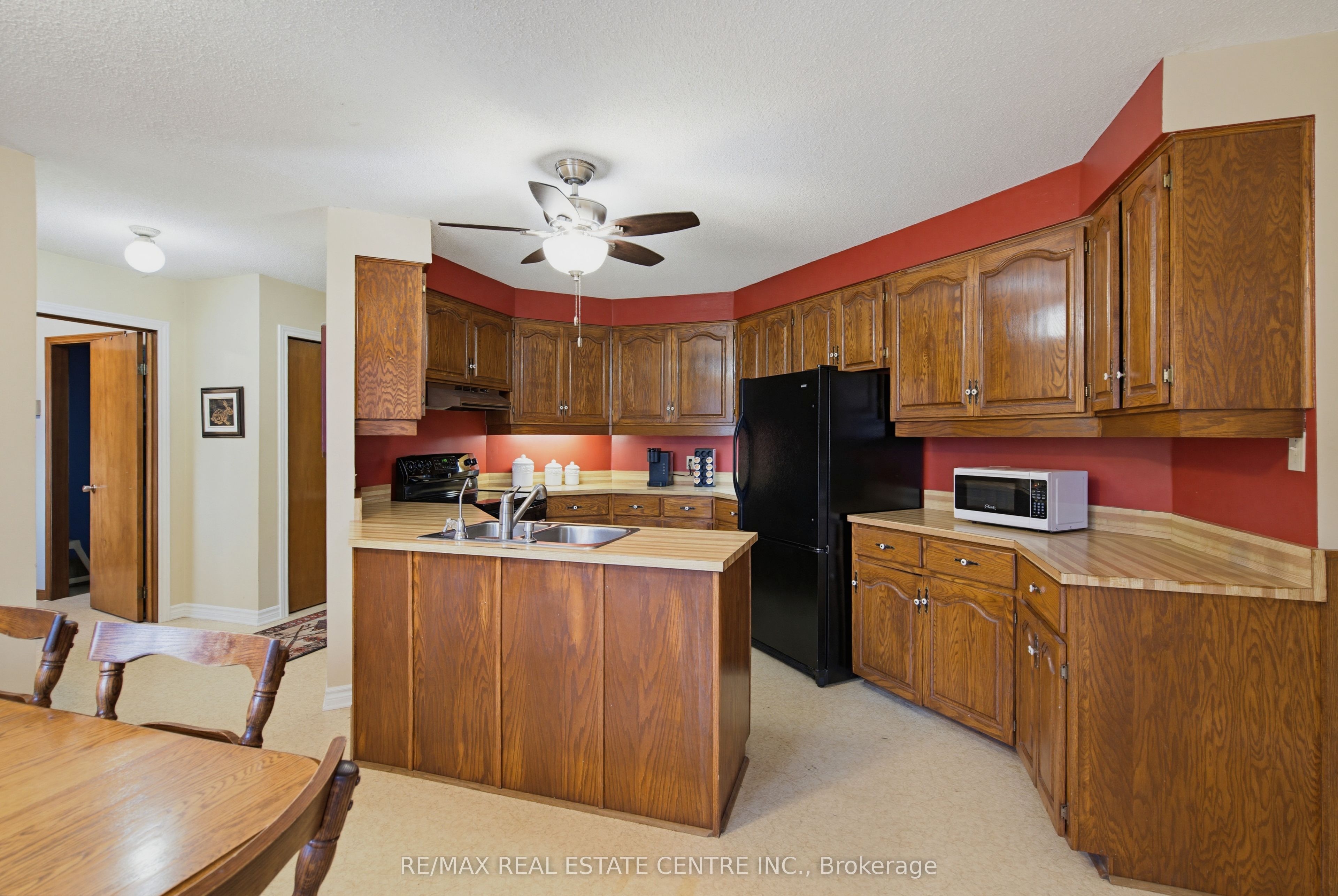 294052 8th Line Property Photo 9