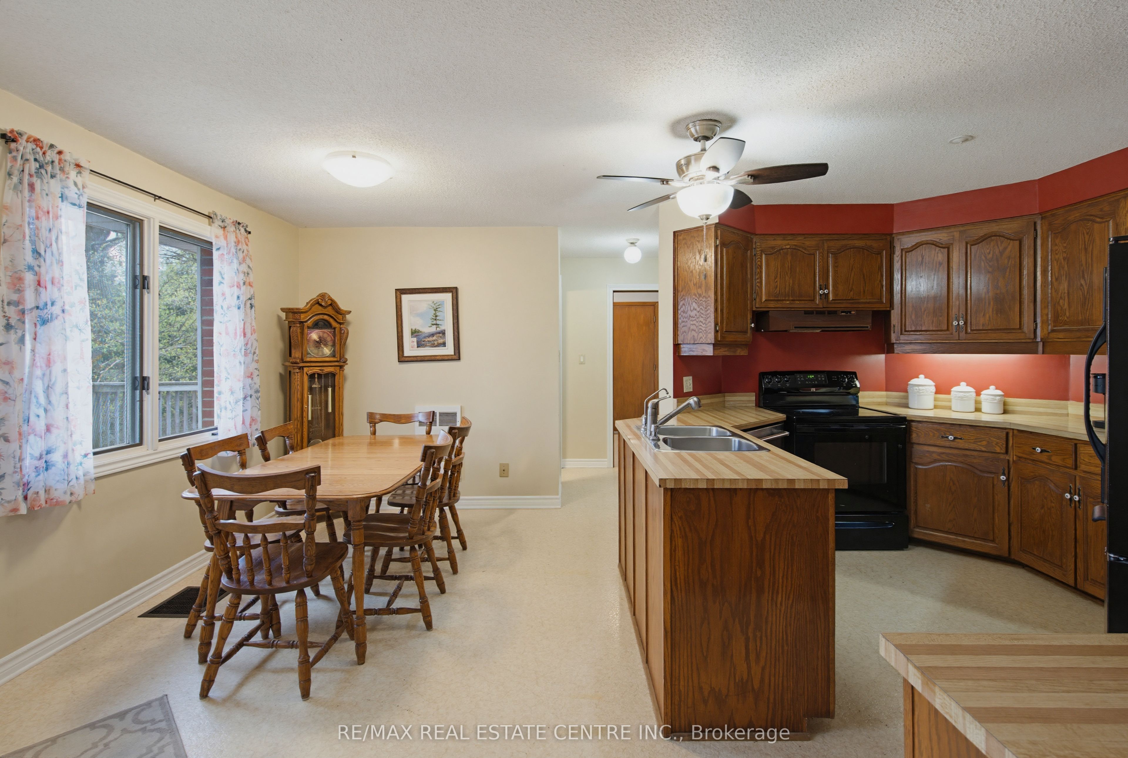 294052 8th Line Property Photo 11