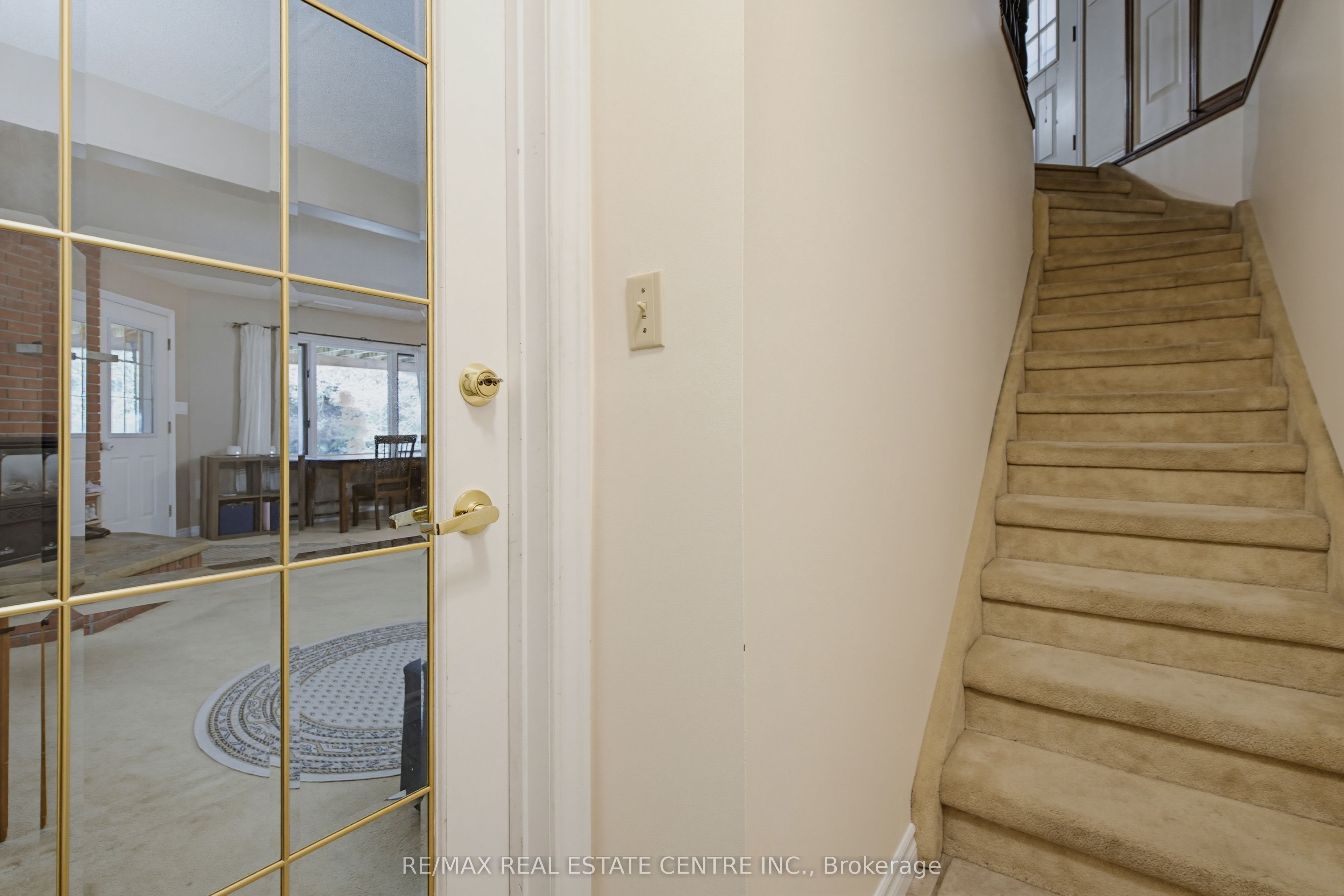 294052 8th Line Property Photo 23