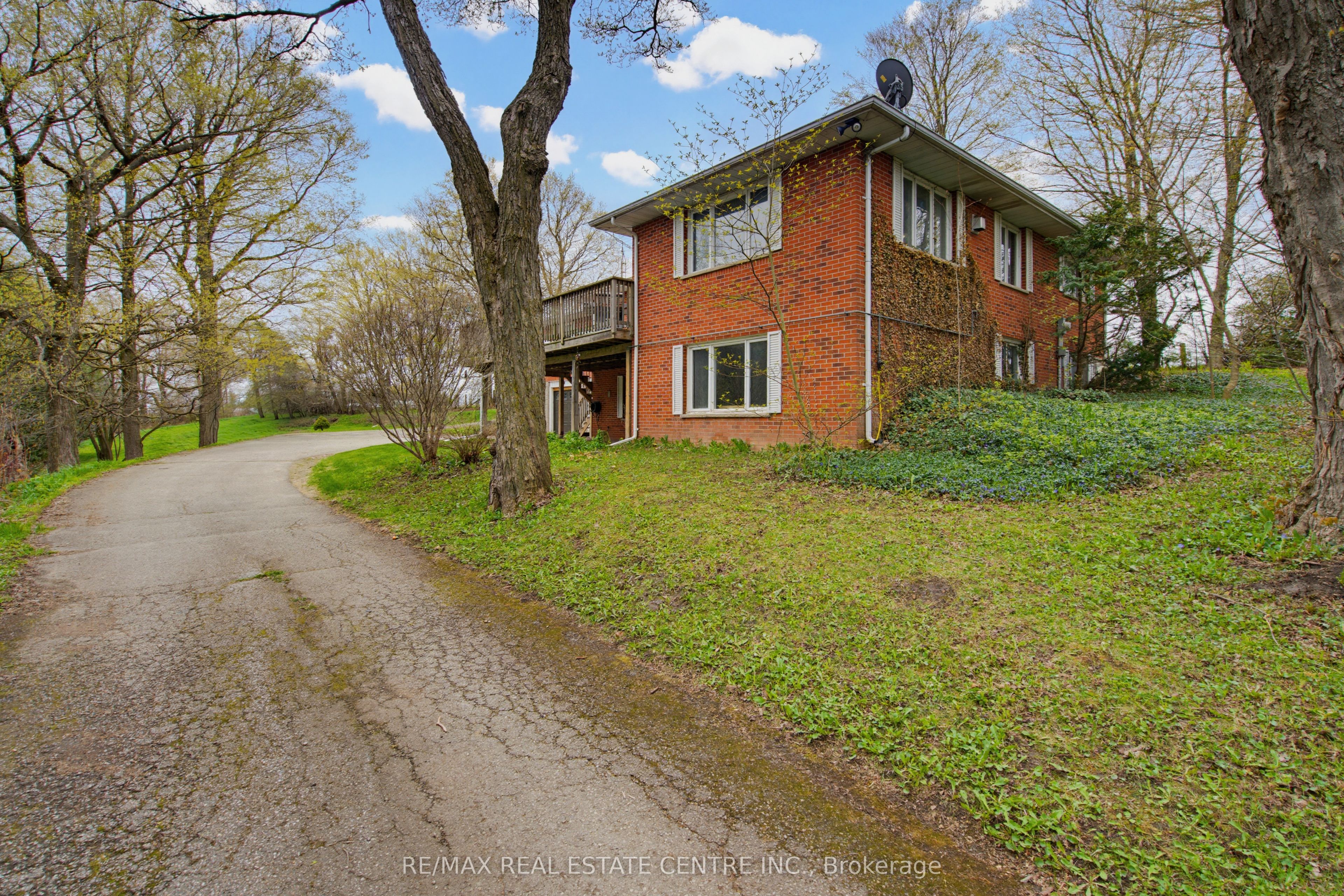 294052 8th Line Property Photo 40